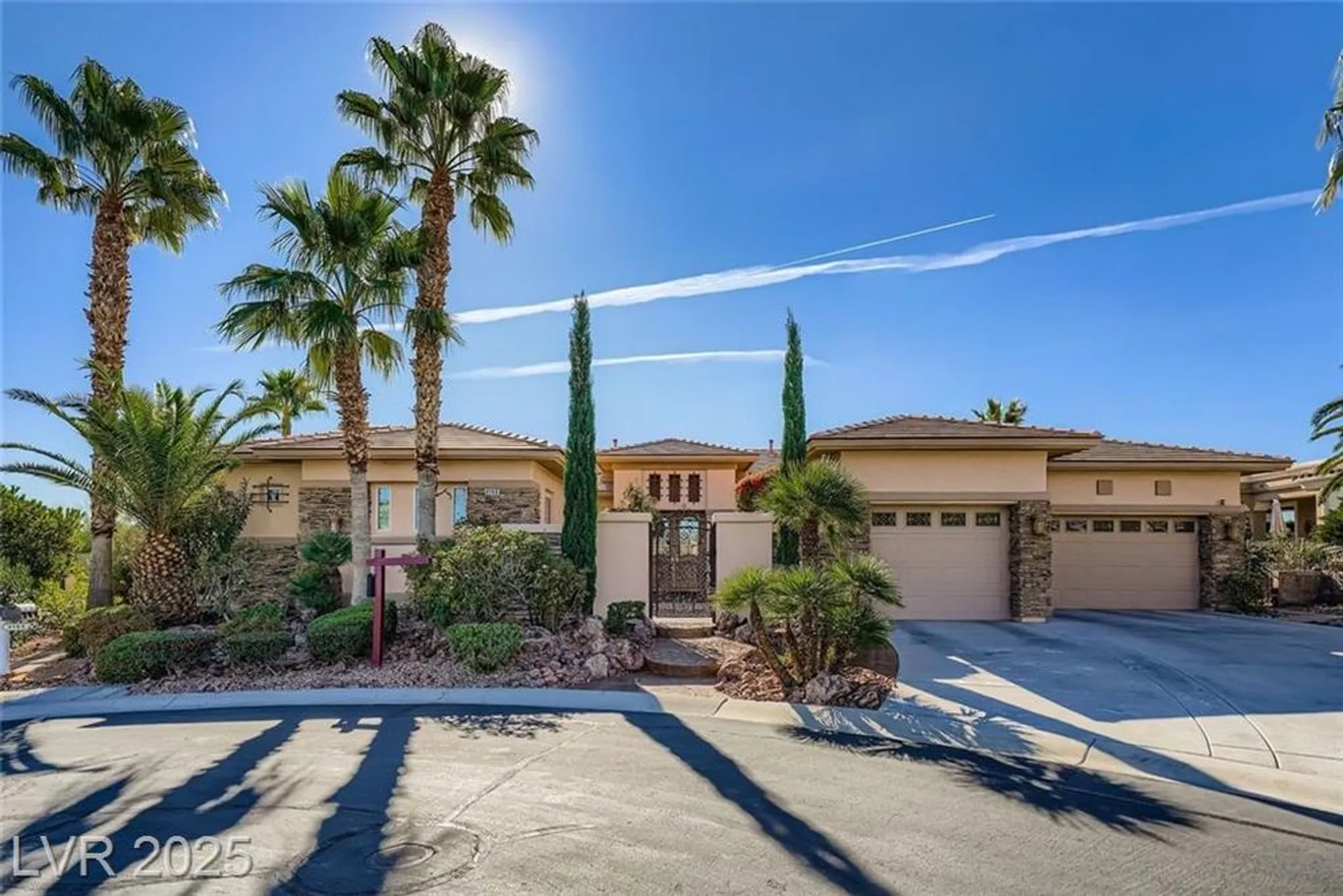 Property Slideshow image 14 of 35 | 4198 melodia songo ct, Las Vegas, NV, 89135