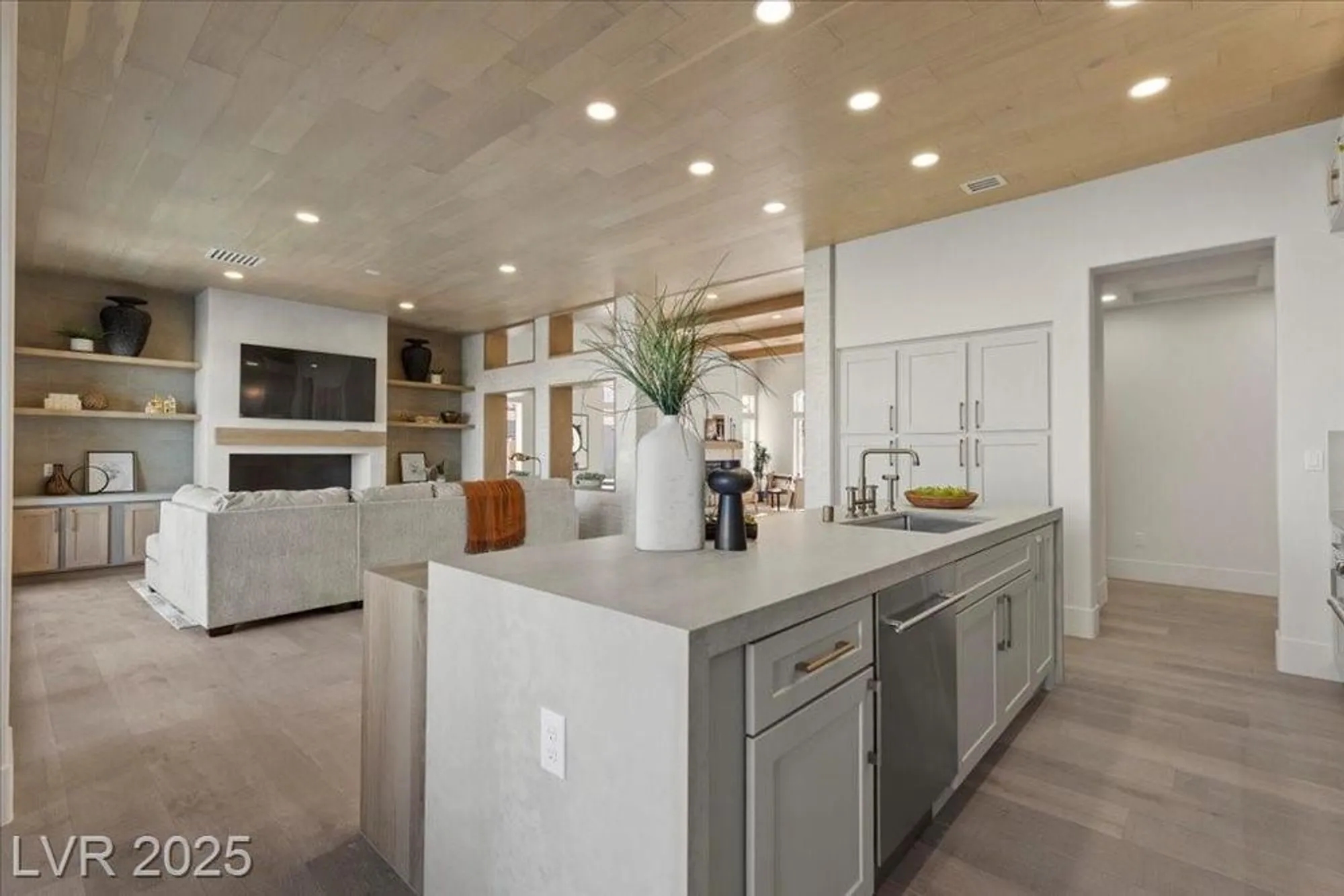 Property Slideshow image 28 of 78 | 2508 faiss dr, Las Vegas, NV, 89134