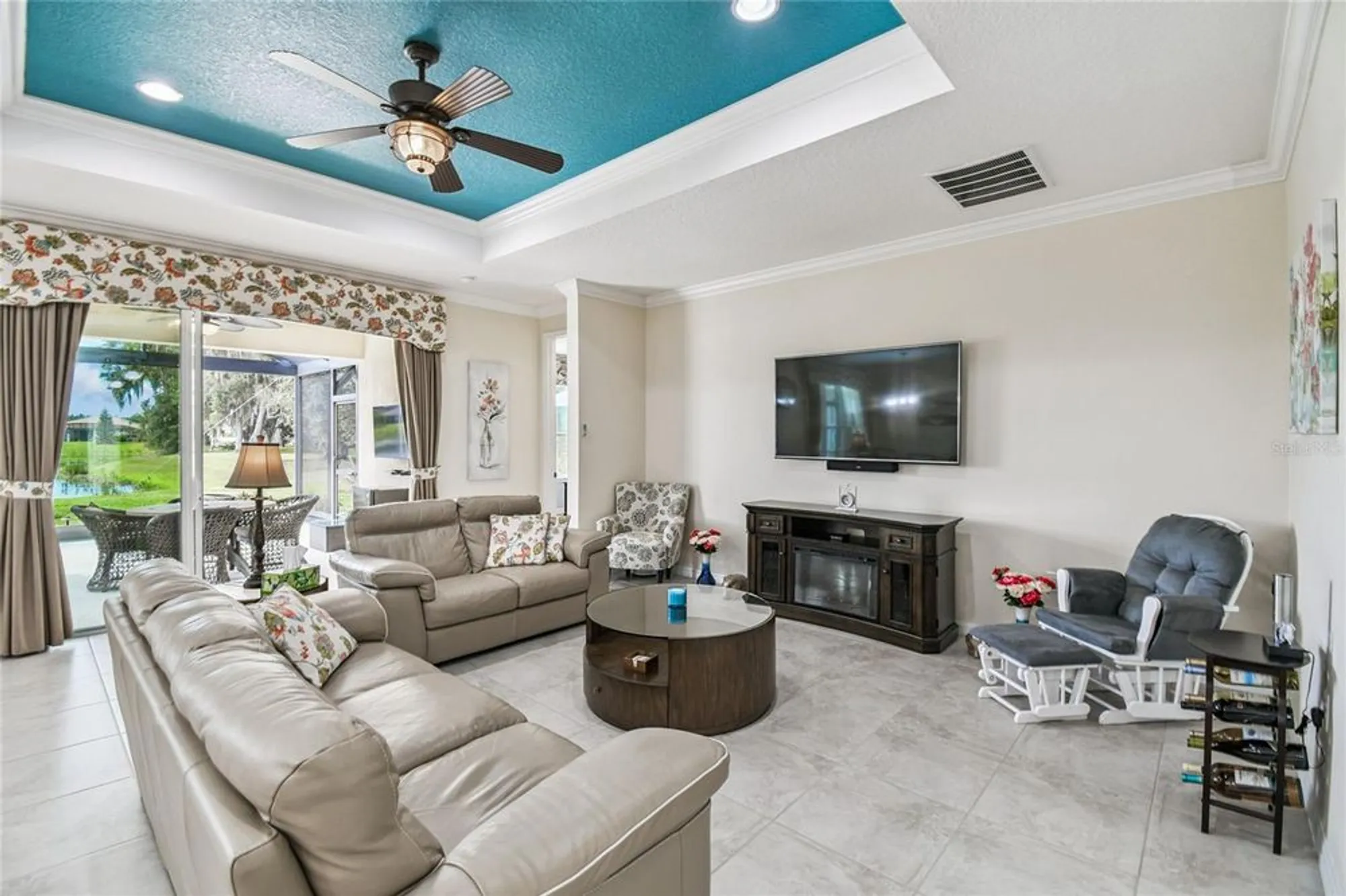 Property Slideshow image 4 of 67 | 333 via torrente dr, Poinciana, FL, 34759