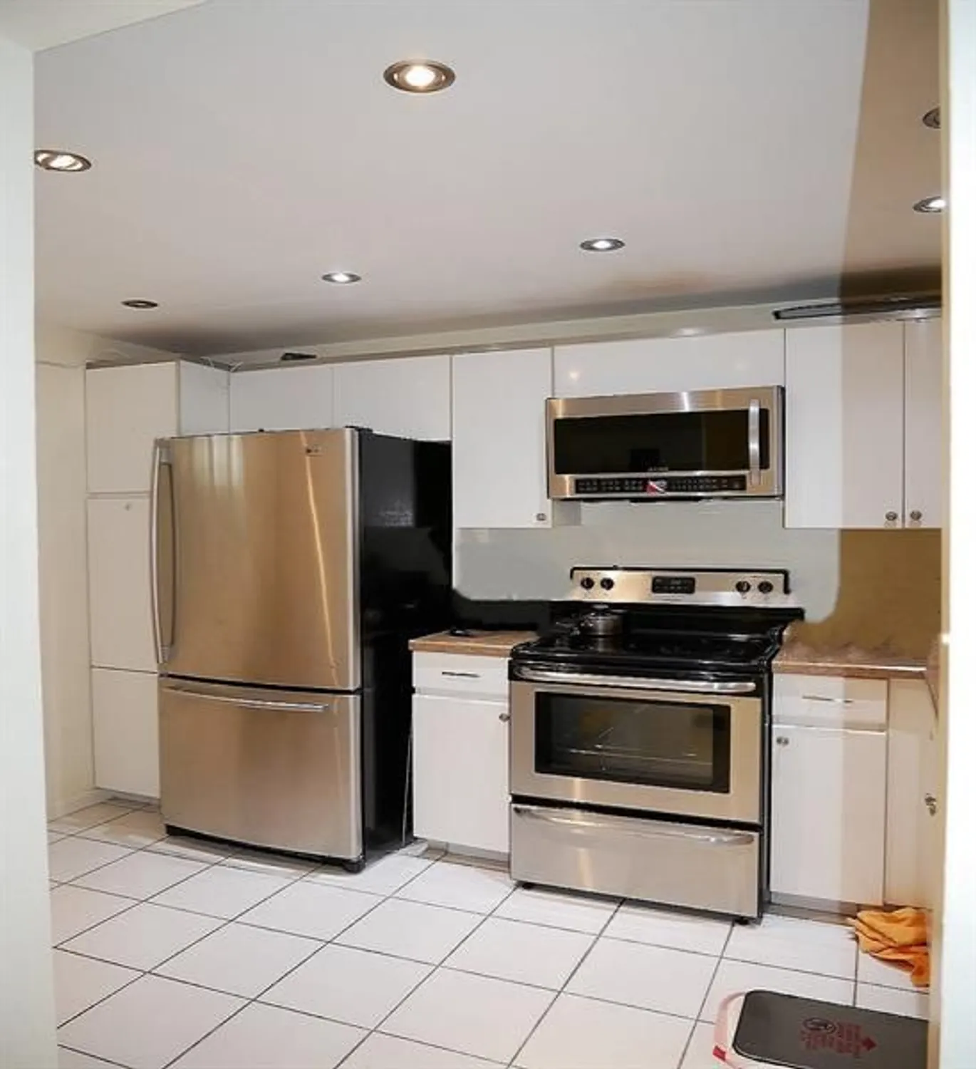 Property Slideshow image 4 of 15 | 3485 environ blvd apt 409, Lauderhill, FL, 33319