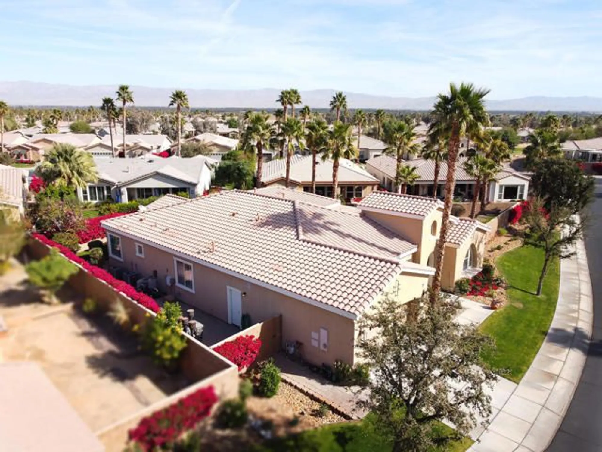 Property Slideshow image 9 of 53 | 81478 golden poppy way, La Quinta, CA, 92253