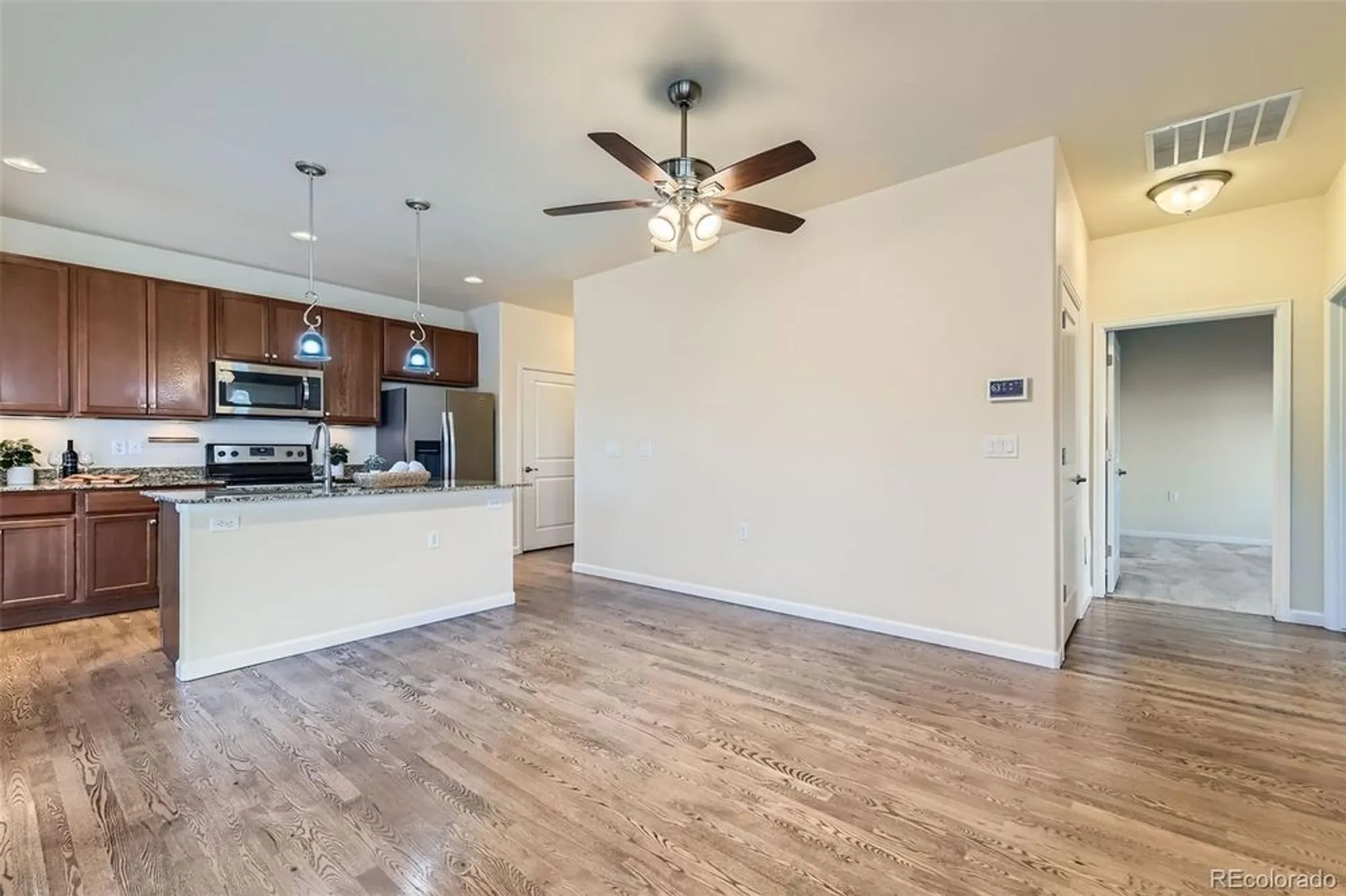 Property Slideshow image 13 of 33 | 12625 madison way, Thornton, CO, 80241