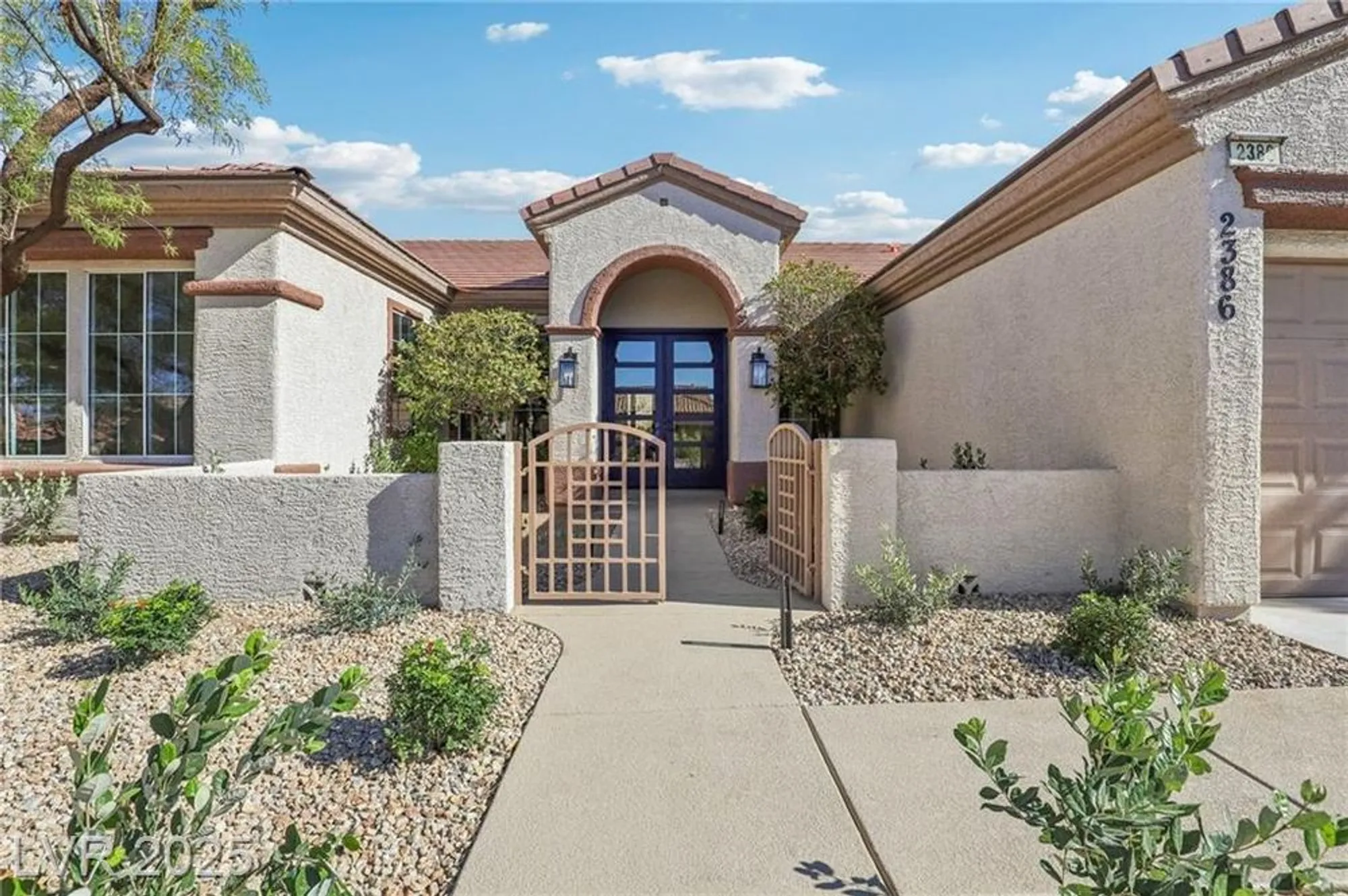 Property Slideshow image 6 of 82 | 2386 hardin ridge dr, Henderson, NV, 89052