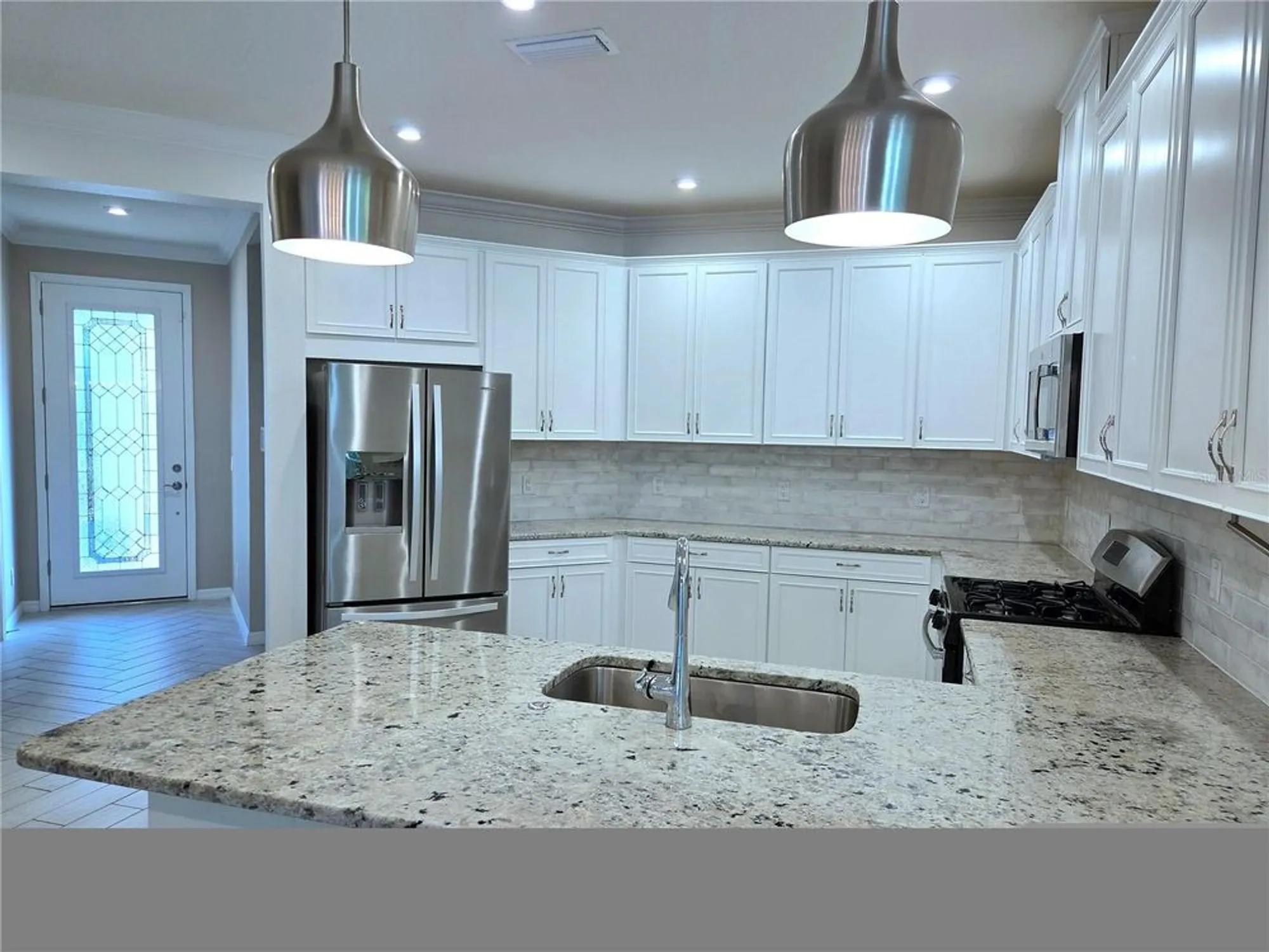 Property Slideshow image 11 of 54 | 5540 summit gln, Bradenton, FL, 34203