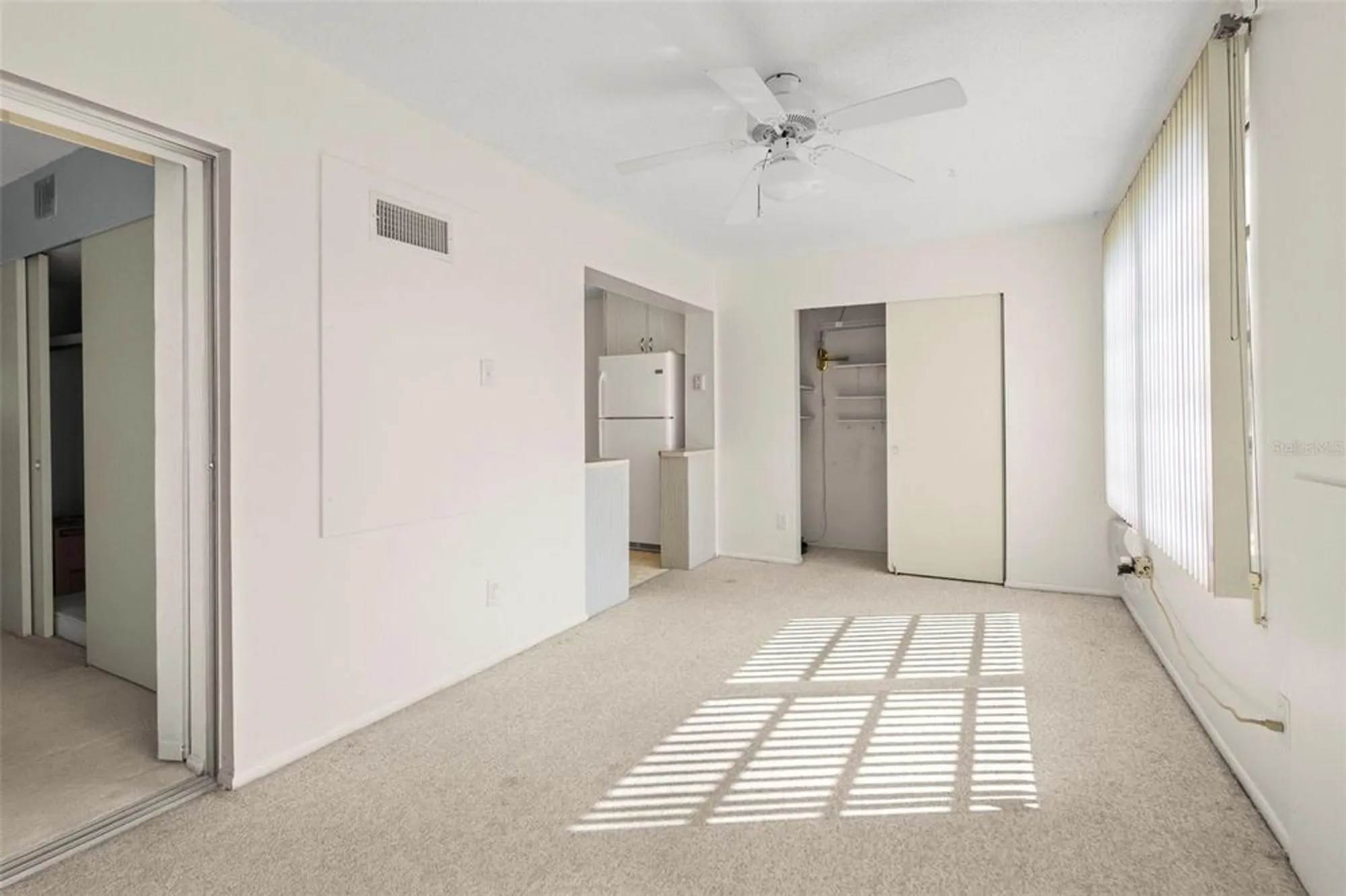 Property Slideshow image 18 of 43 | 2429 ecuadorian way 47, Clearwater, FL, 33763