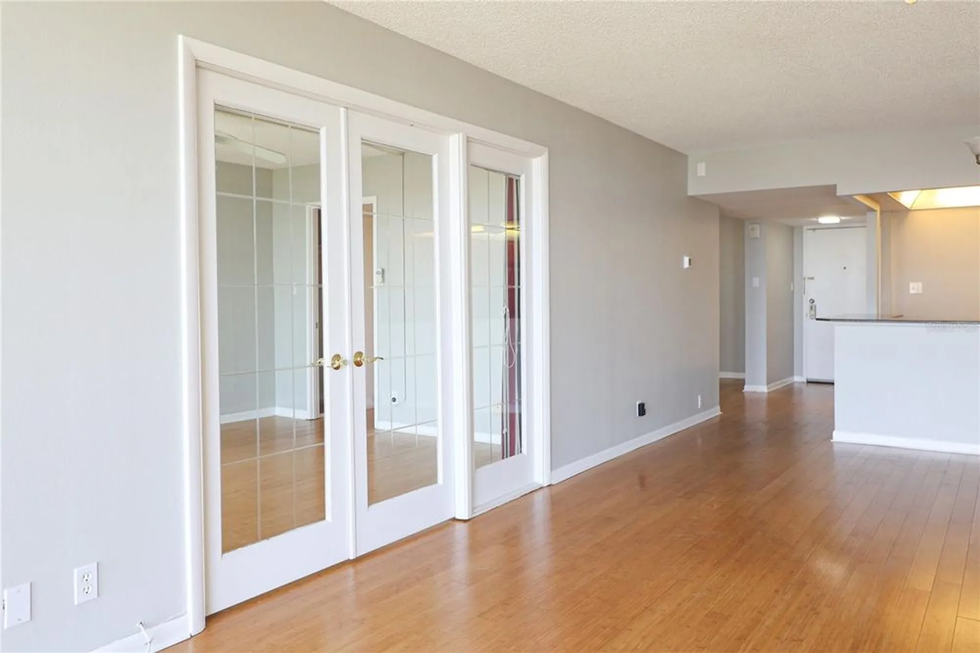 Property Slideshow image 9 of 28 | 7400 sun island dr 501, South Pasadena, FL, 33707