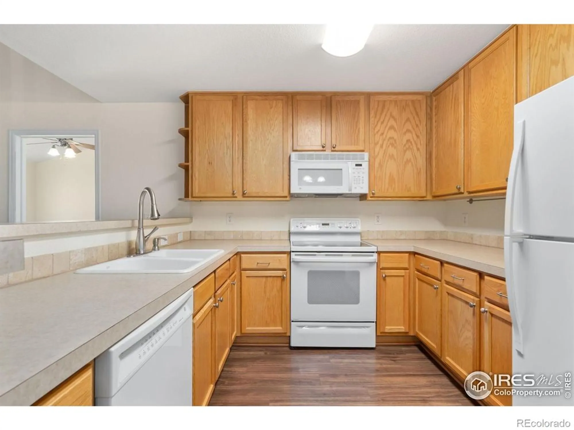 Property Slideshow image 9 of 19 | 4725 hahns peak dr unit 204, Loveland, CO, 80538