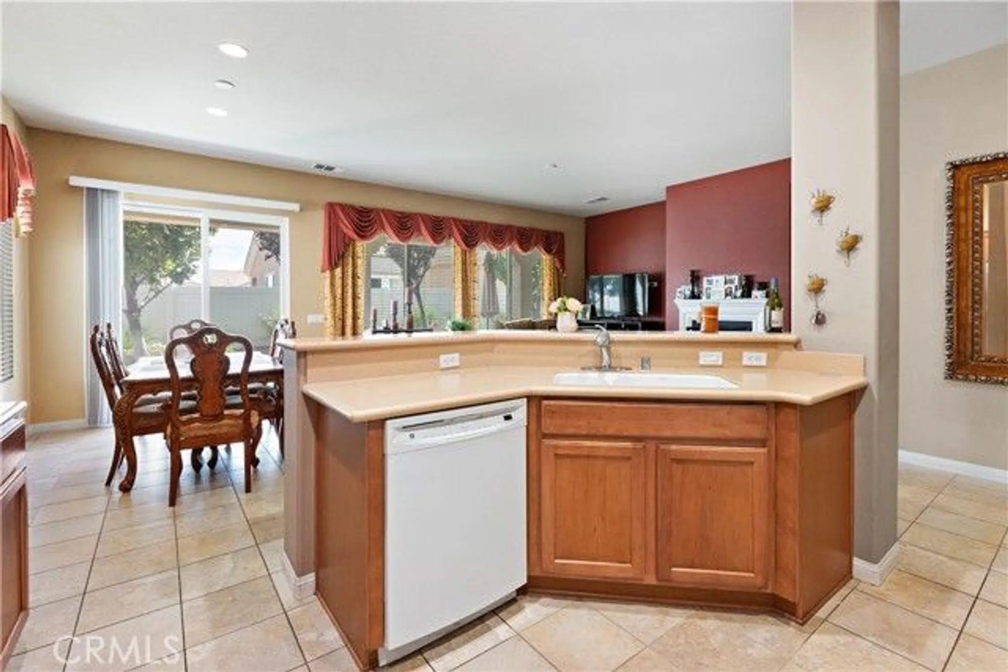 Property Slideshow image 21 of 37 | 10041 wilmington ln, Apple Valley, CA, 92308