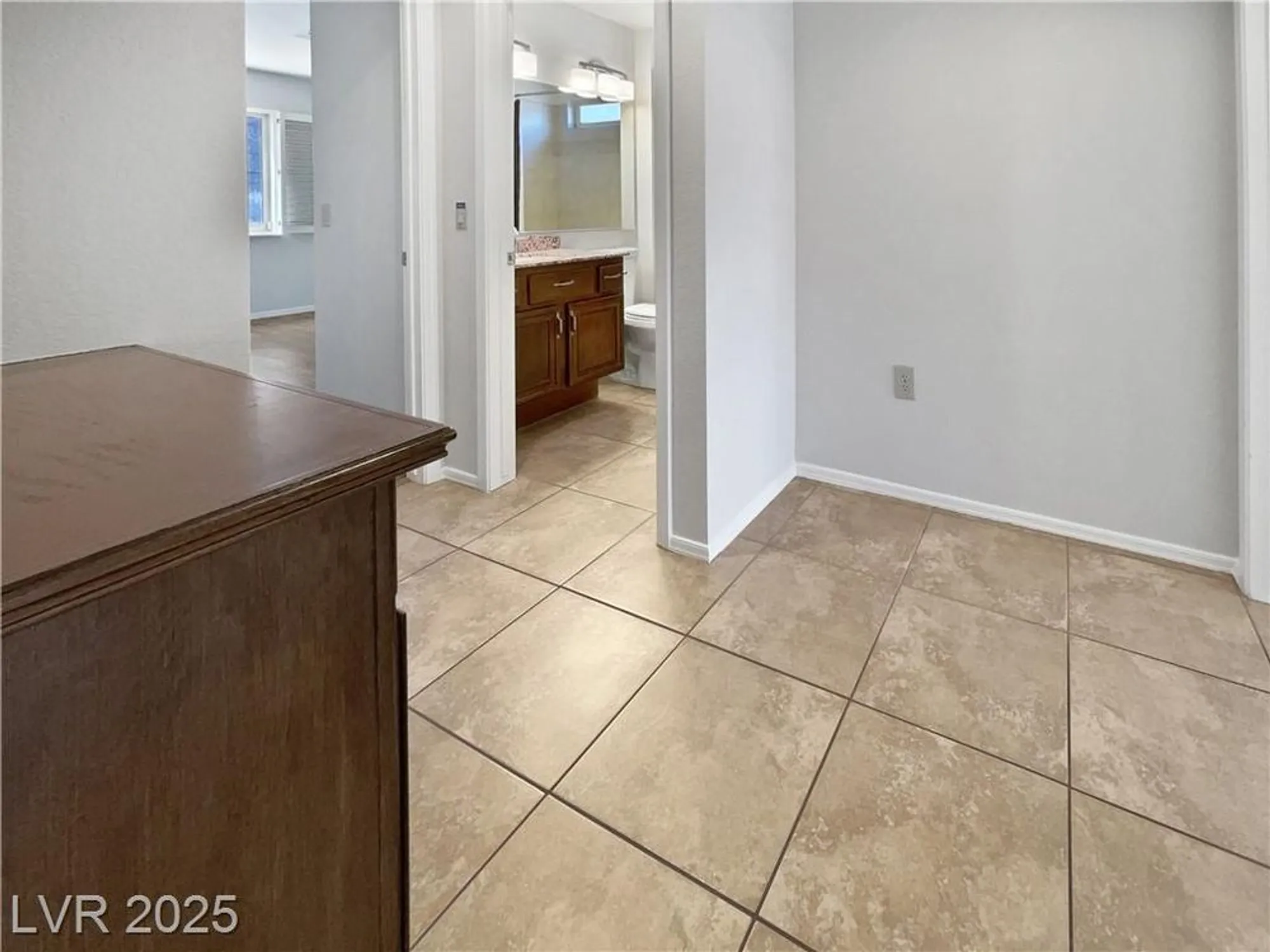 Property Slideshow image 13 of 23 | 2456 palmridge dr, Las Vegas, NV, 89134
