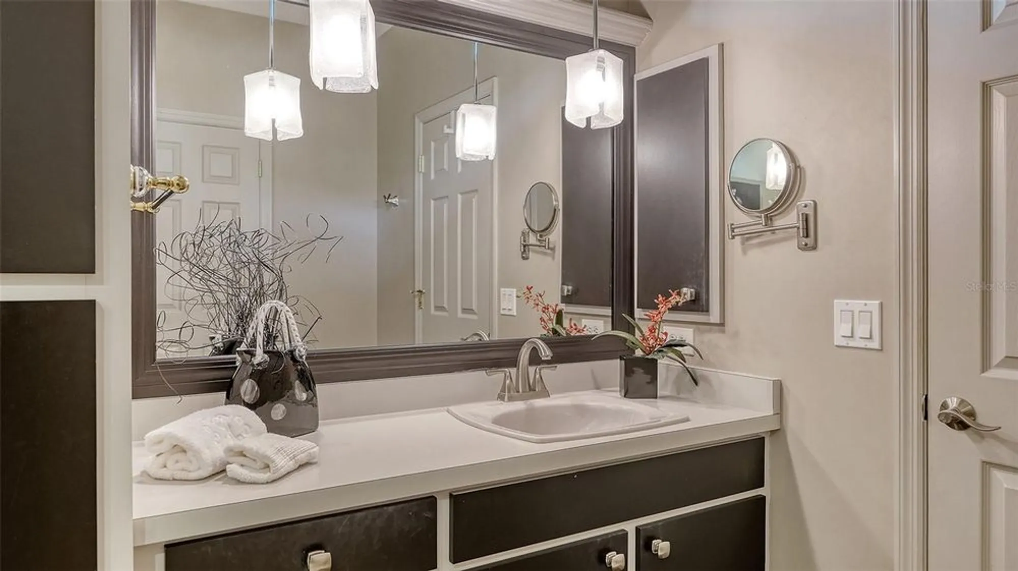 Property Slideshow image 11 of 42 | 4761 pine harrier dr, Sarasota, FL, 34231