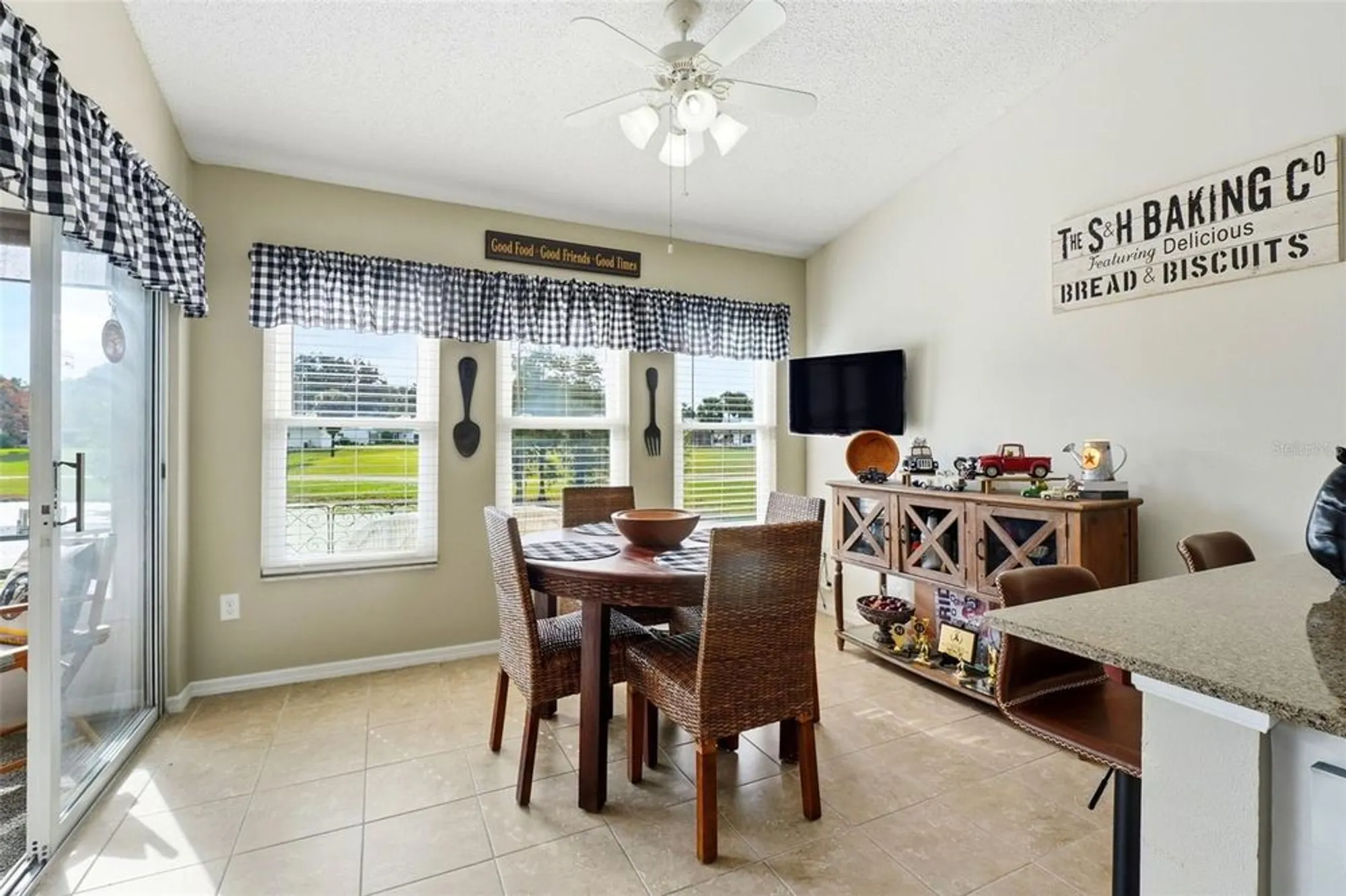 Property Slideshow image 13 of 40 | 26234 glen eagle dr, Leesburg, FL, 34748