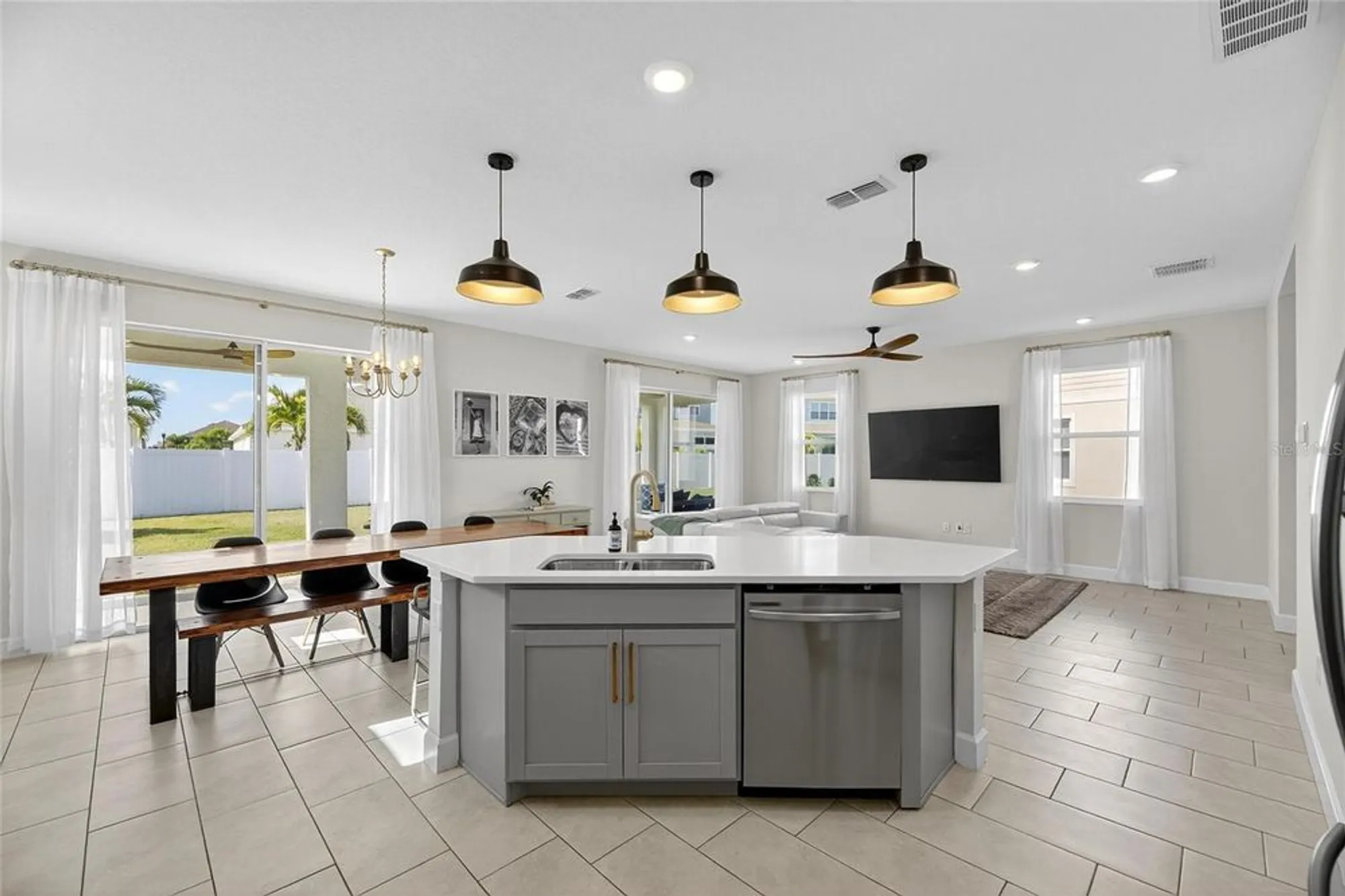 Property Slideshow image 22 of 91 | 324 blackrock ln, Apollo Beach, FL, 33572