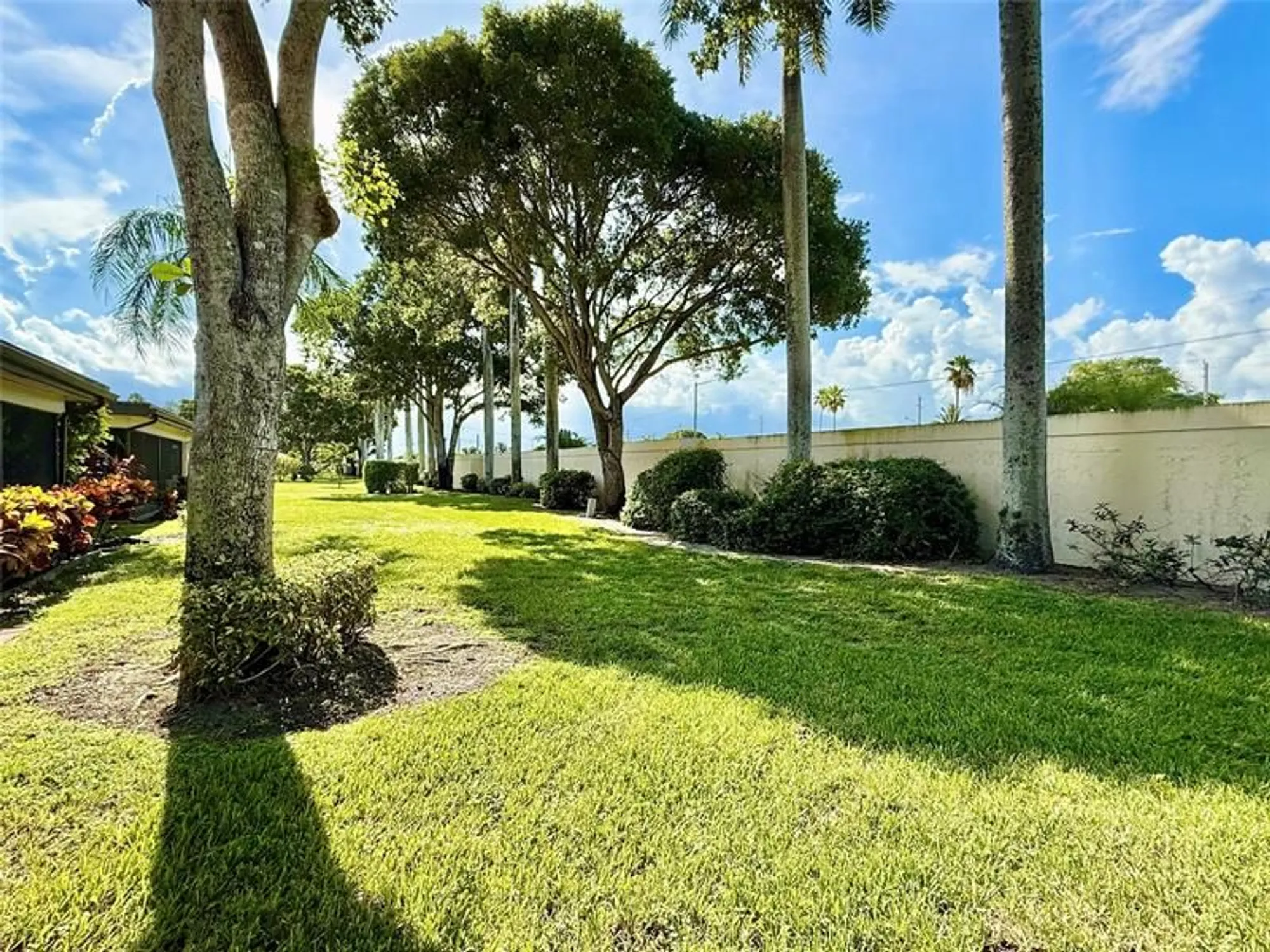 Property Slideshow image 39 of 51 | 5869 sunswept ln b, Boynton Beach, FL, 33437