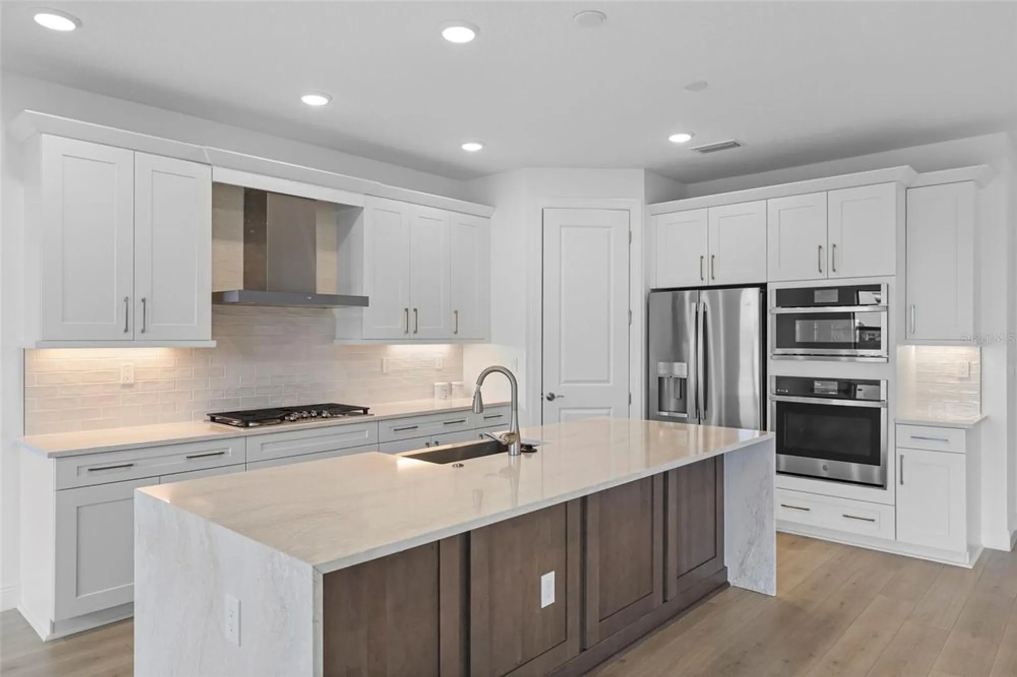 Property Slideshow image 3 of 55 | 18373 rockport pl, Lakewood Ranch, FL, 34211