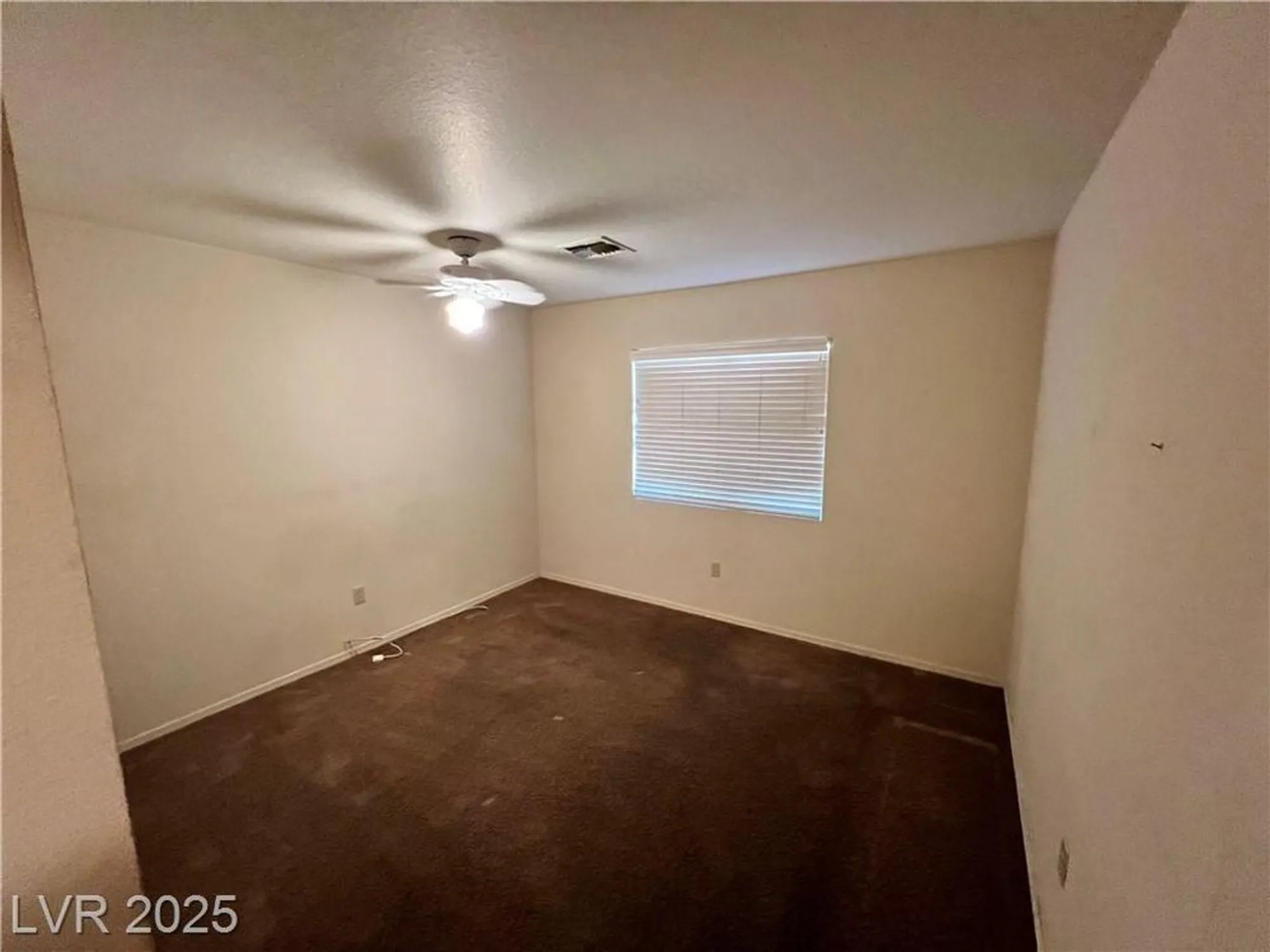 Property Slideshow image 12 of 20 | 2821 tumble brook dr, Las Vegas, NV, 89134