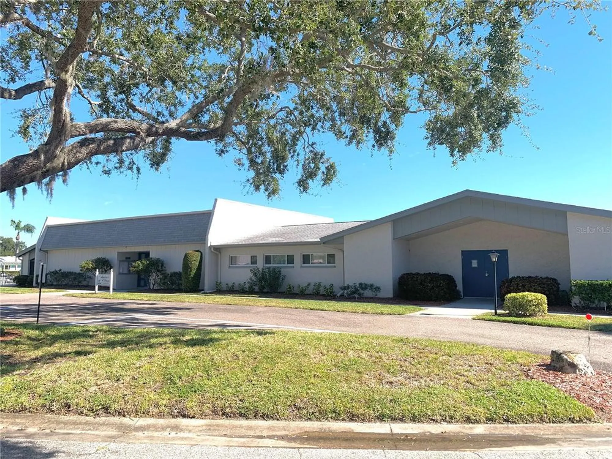 Property Slideshow image 7 of 27 | 2711 sherbrooke ln b, Palm Harbor, FL, 34684