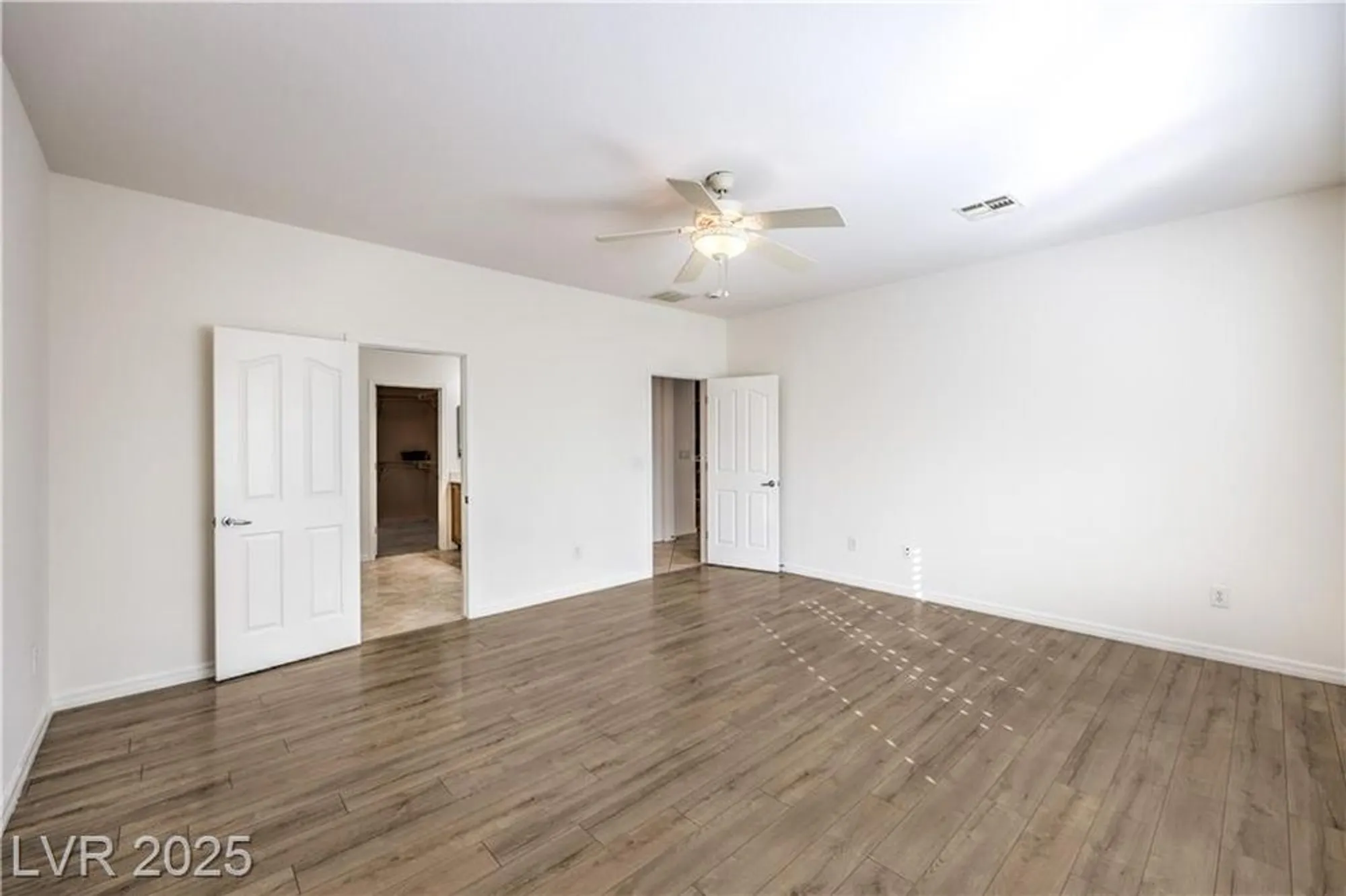 Property Slideshow image 15 of 40 | 2317 shorewood hills ave, Henderson, NV, 89052