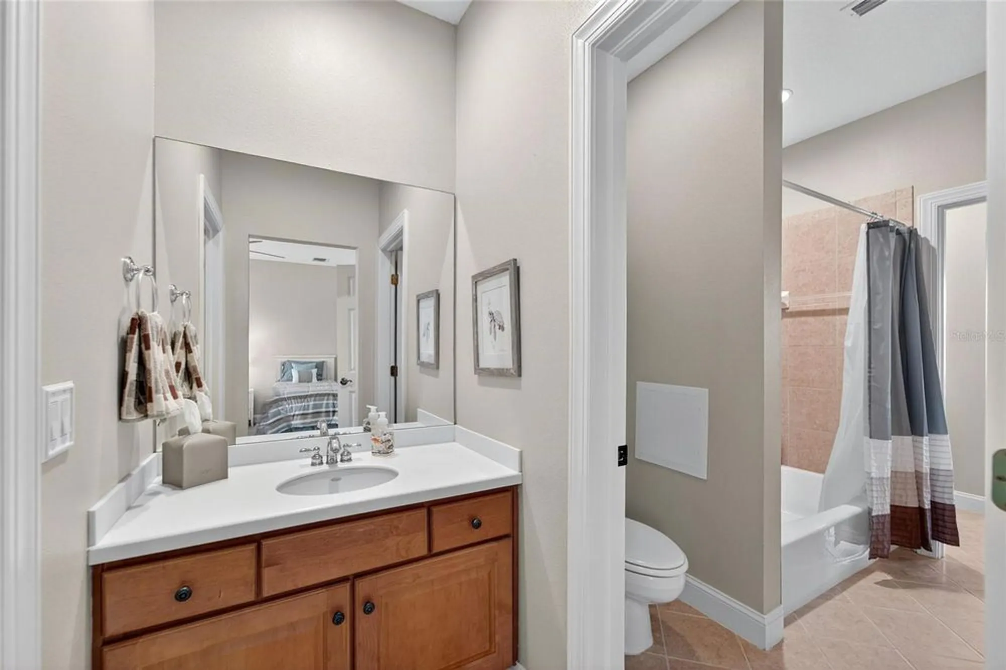 Property Slideshow image 64 of 90 | 114 aberdeen pond dr, Apollo Beach, FL, 33572