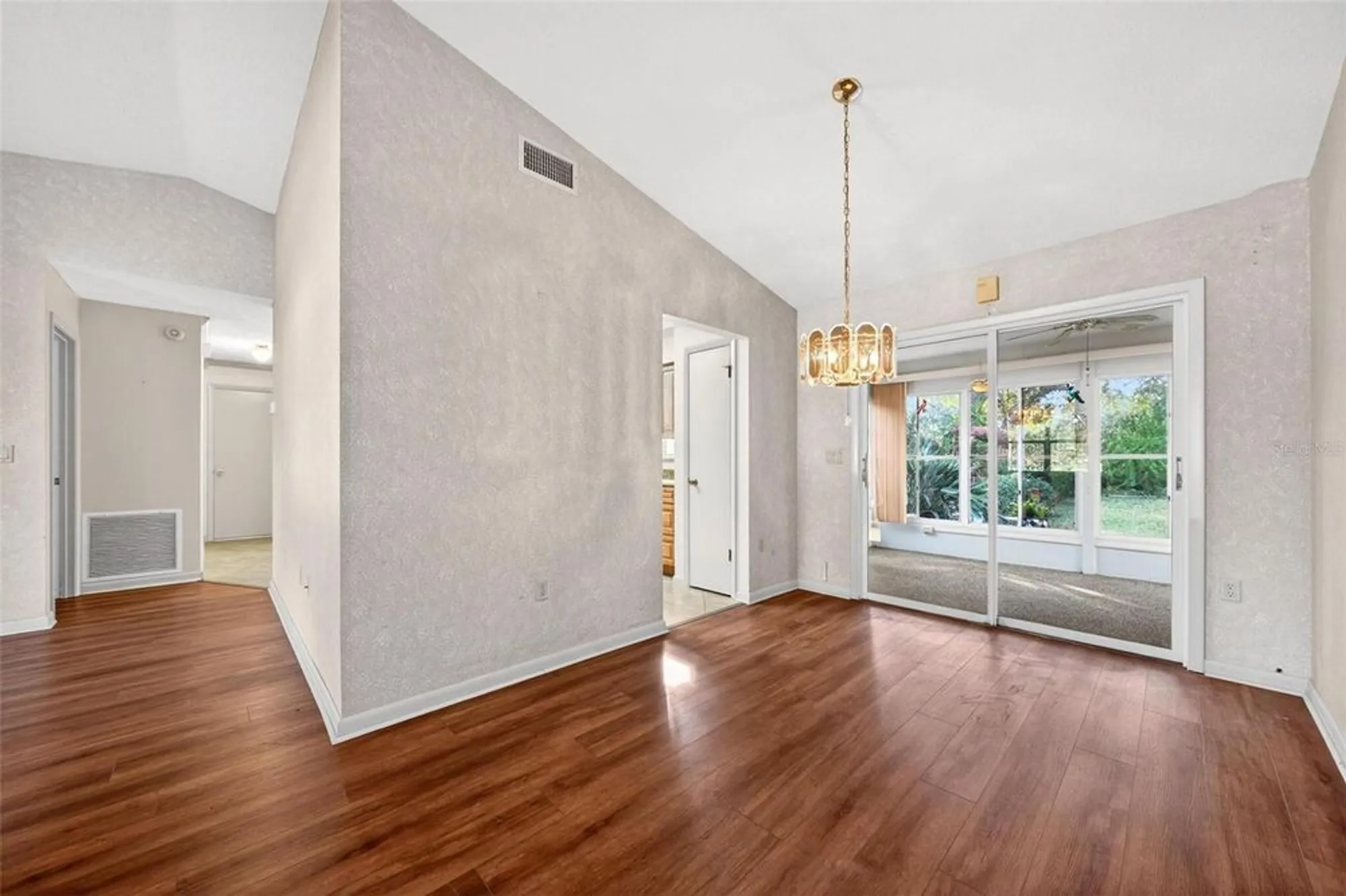 Property Slideshow image 9 of 34 | 2215 orkney dr, Leesburg, FL, 34788