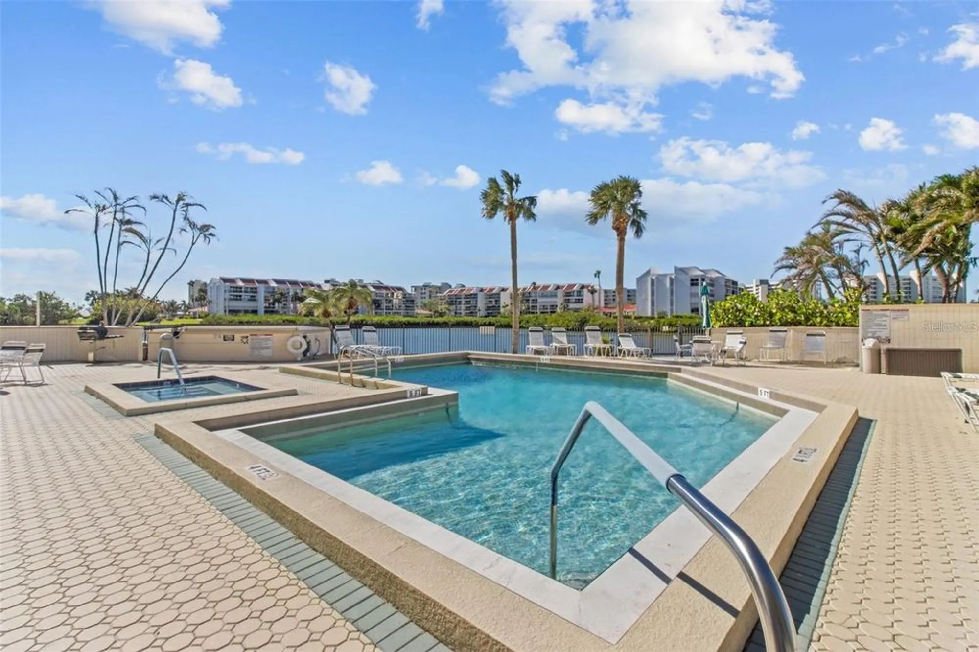 Property Slideshow image 5 of 58 | 7400 sun island dr 412, South Pasadena, FL, 33707