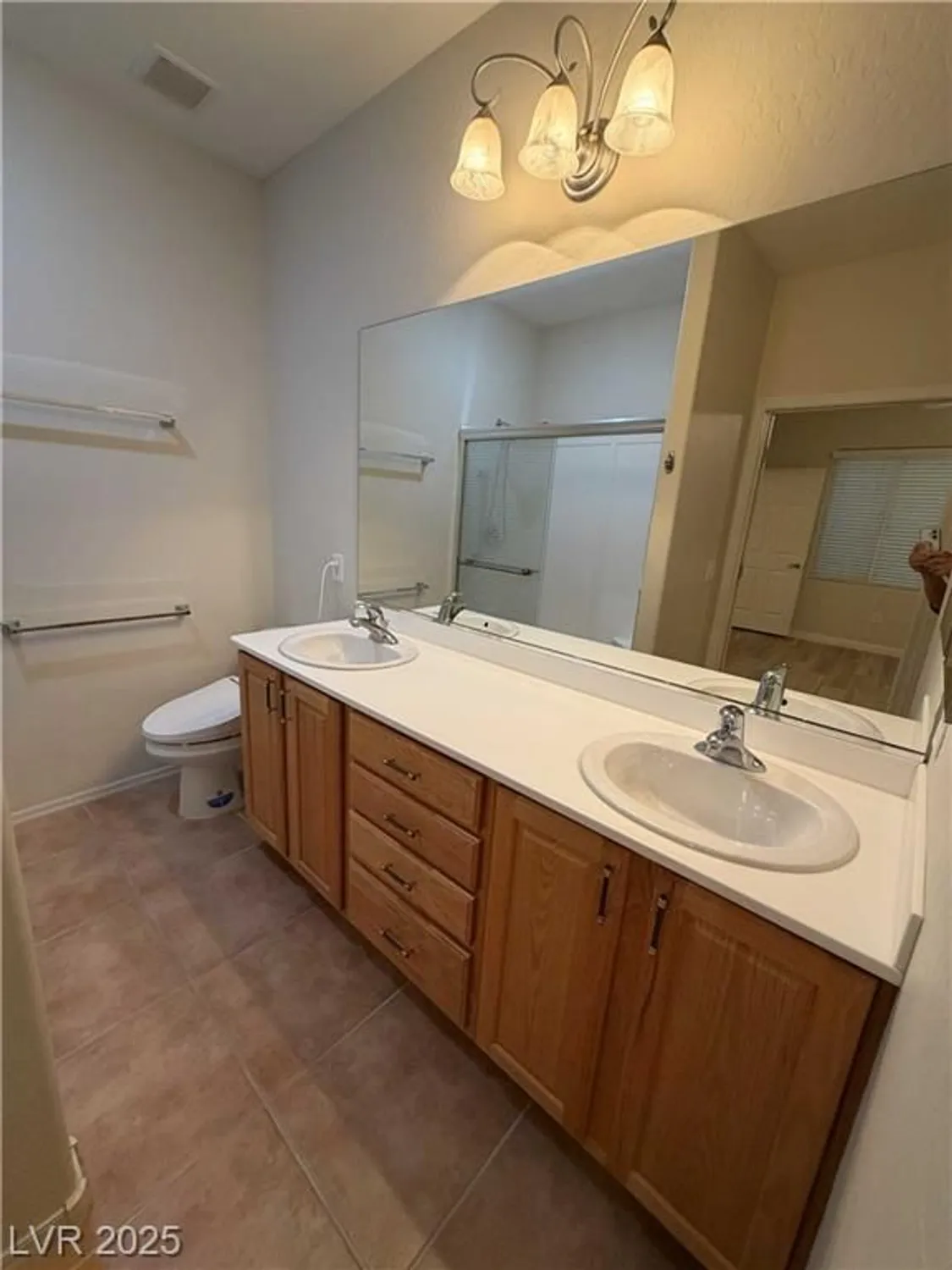 Property Slideshow image 18 of 51 | 2484 galaxy cluster st, Henderson, NV, 89044