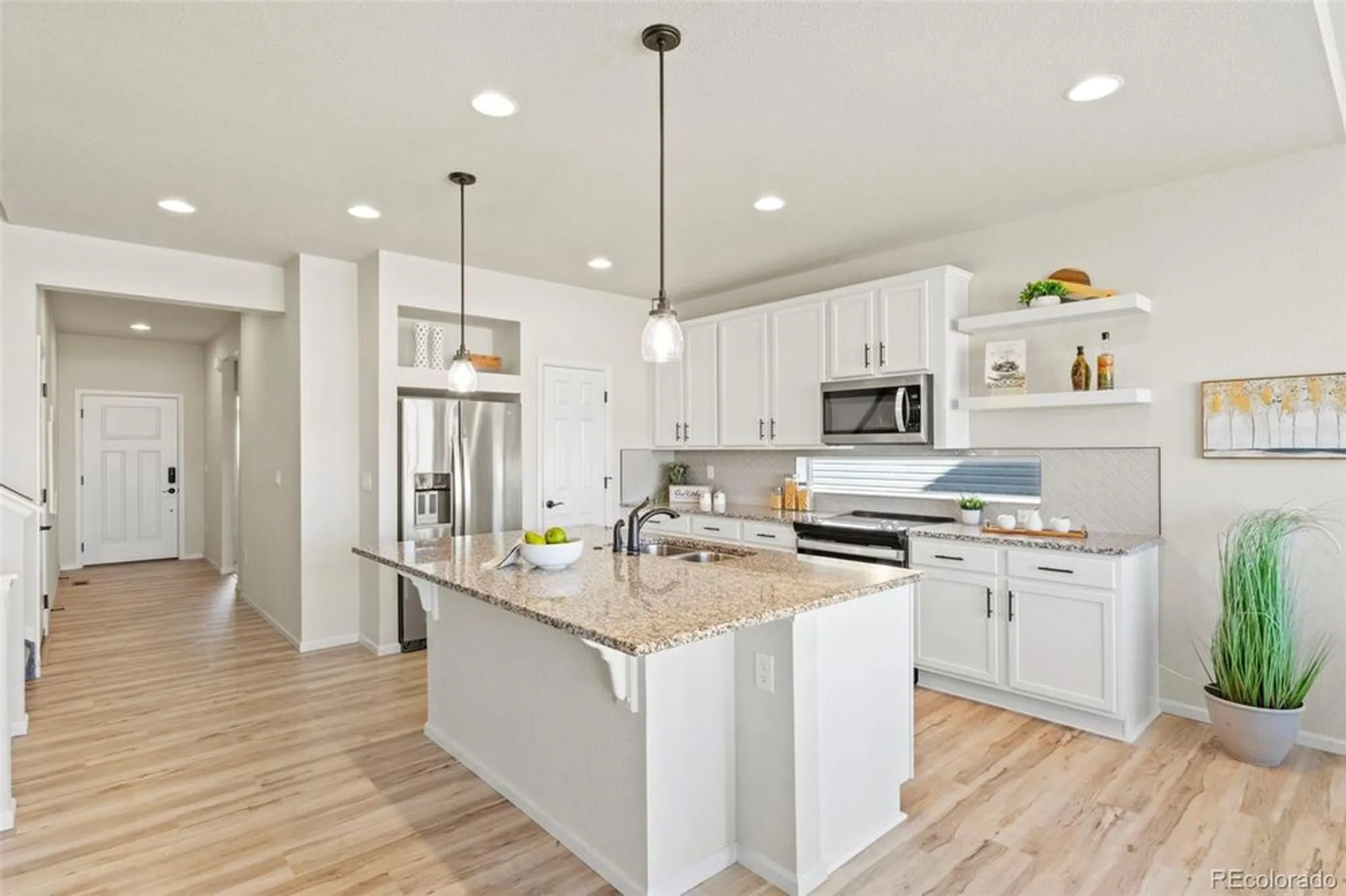 Property Slideshow image 6 of 50 | 6407 armdale hts, Colorado Springs, CO, 80927