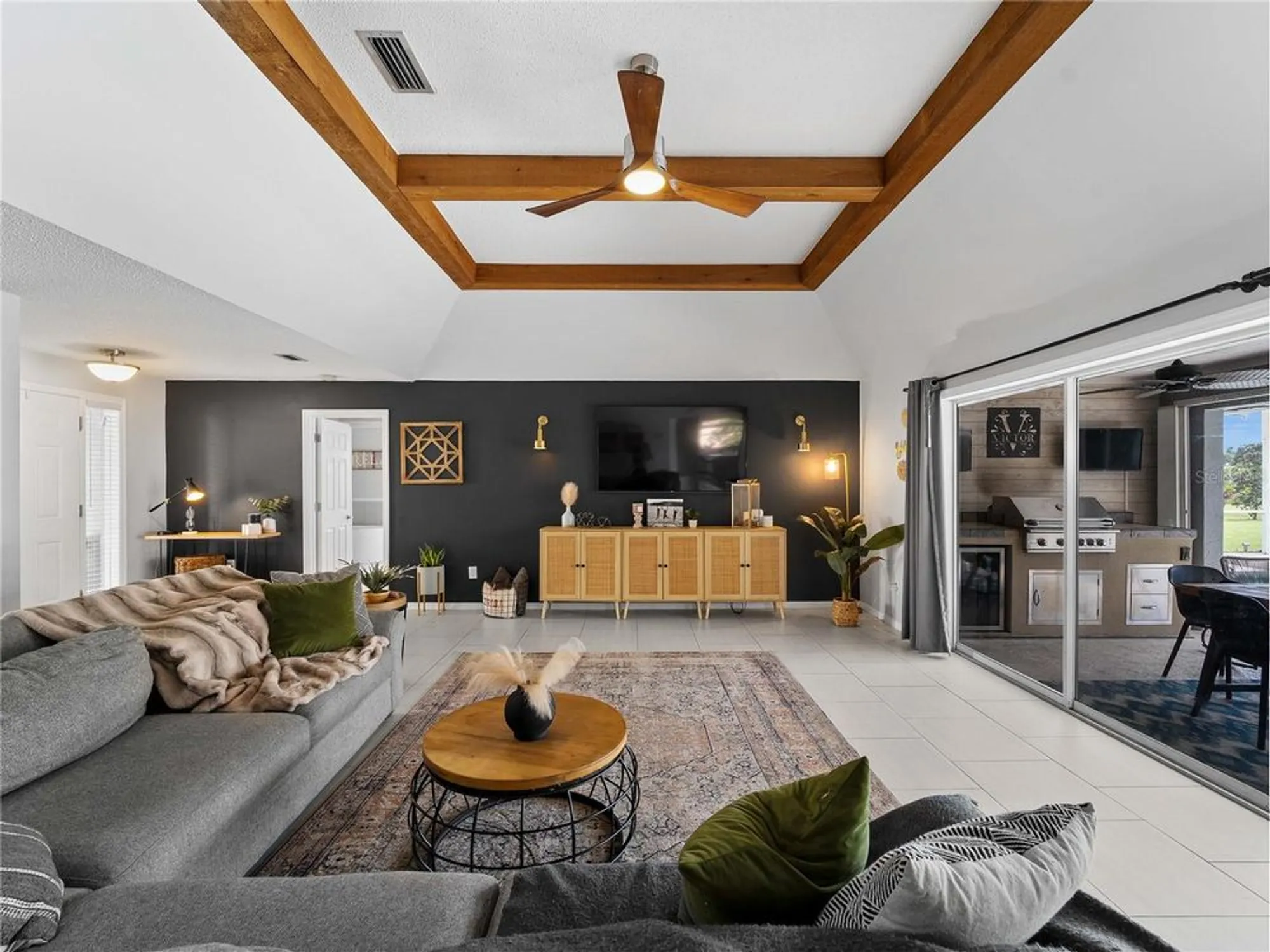 Property Slideshow image 11 of 61 | 523 warwick dr, Venice, FL, 34293