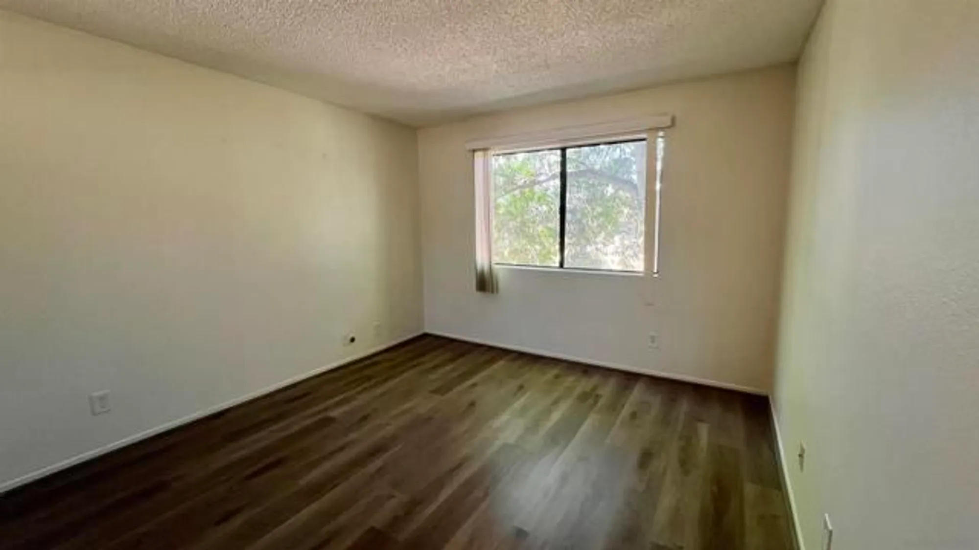 Property Slideshow image 5 of 11 | 6330 genesee ave 213, San Diego, CA, 92122