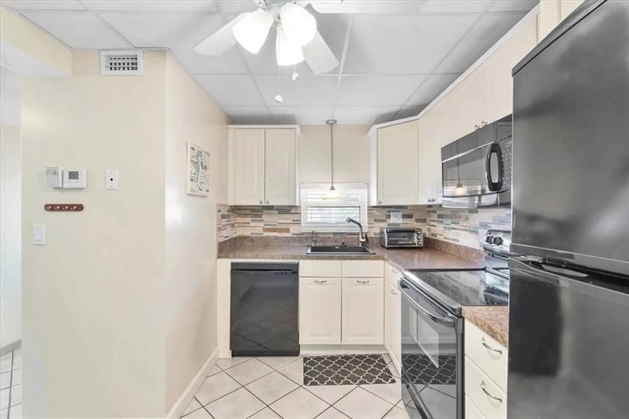 Property Slideshow image 5 of 23 | 8971 s hollybrook blvd apt 209, Pembroke Pines, FL, 33025