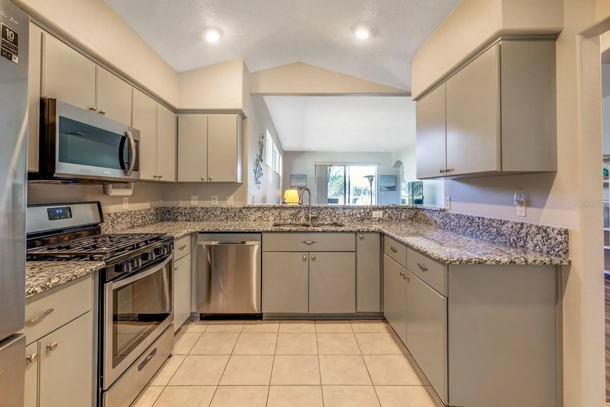 Property Slideshow image 5 of 20 | 5543 aurora dr, Leesburg, FL, 34748