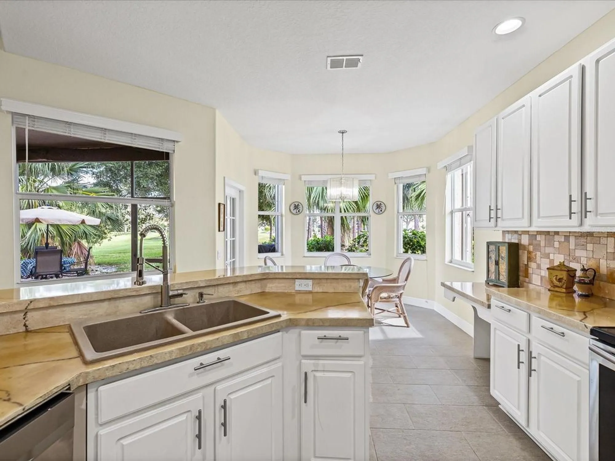 Property Slideshow image 22 of 74 | 11802 wayside willow ct, Hudson, FL, 34667