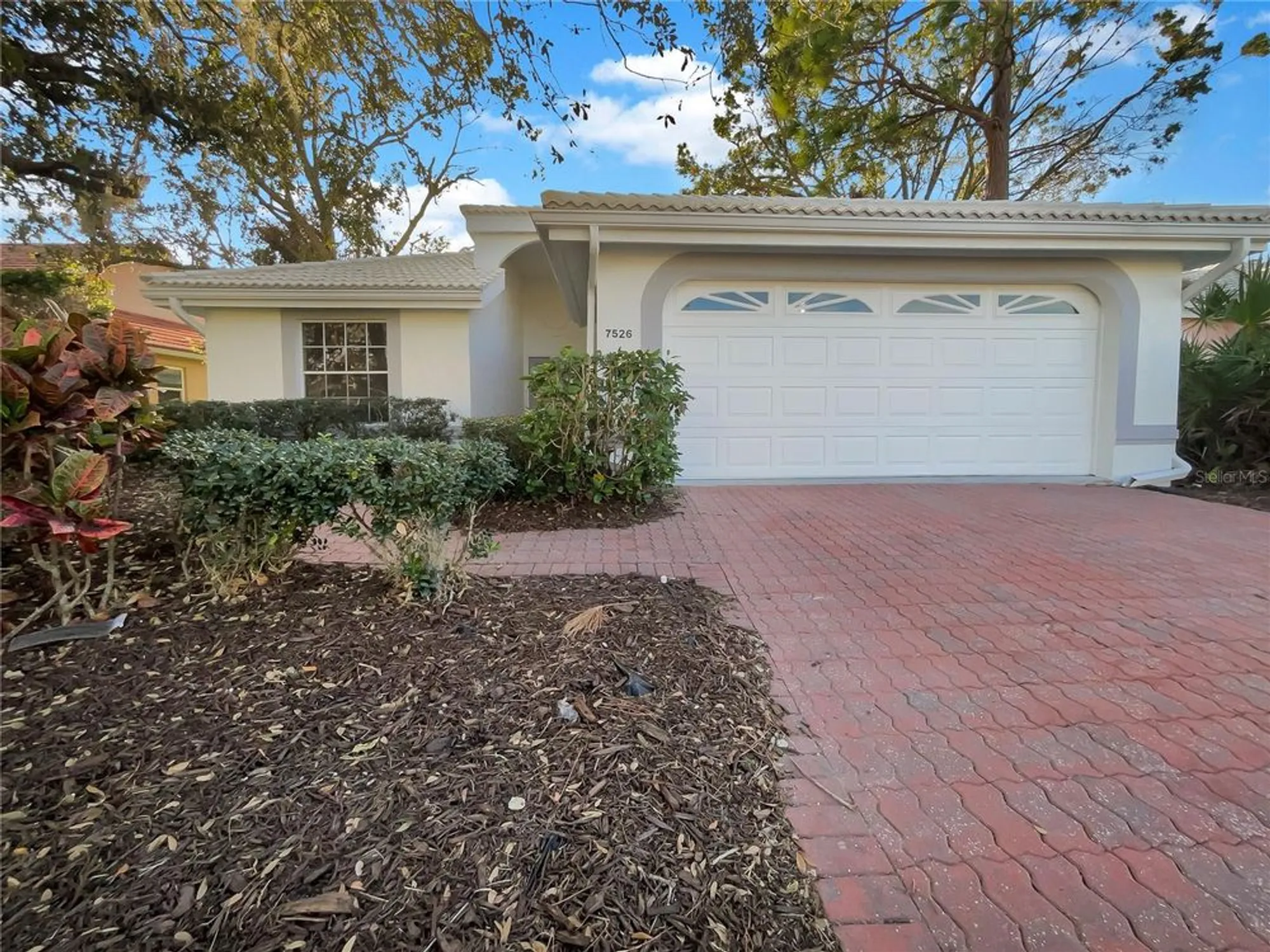 Property Slideshow image 9 of 34 | 7526 fairlinks ct, Sarasota, FL, 34243