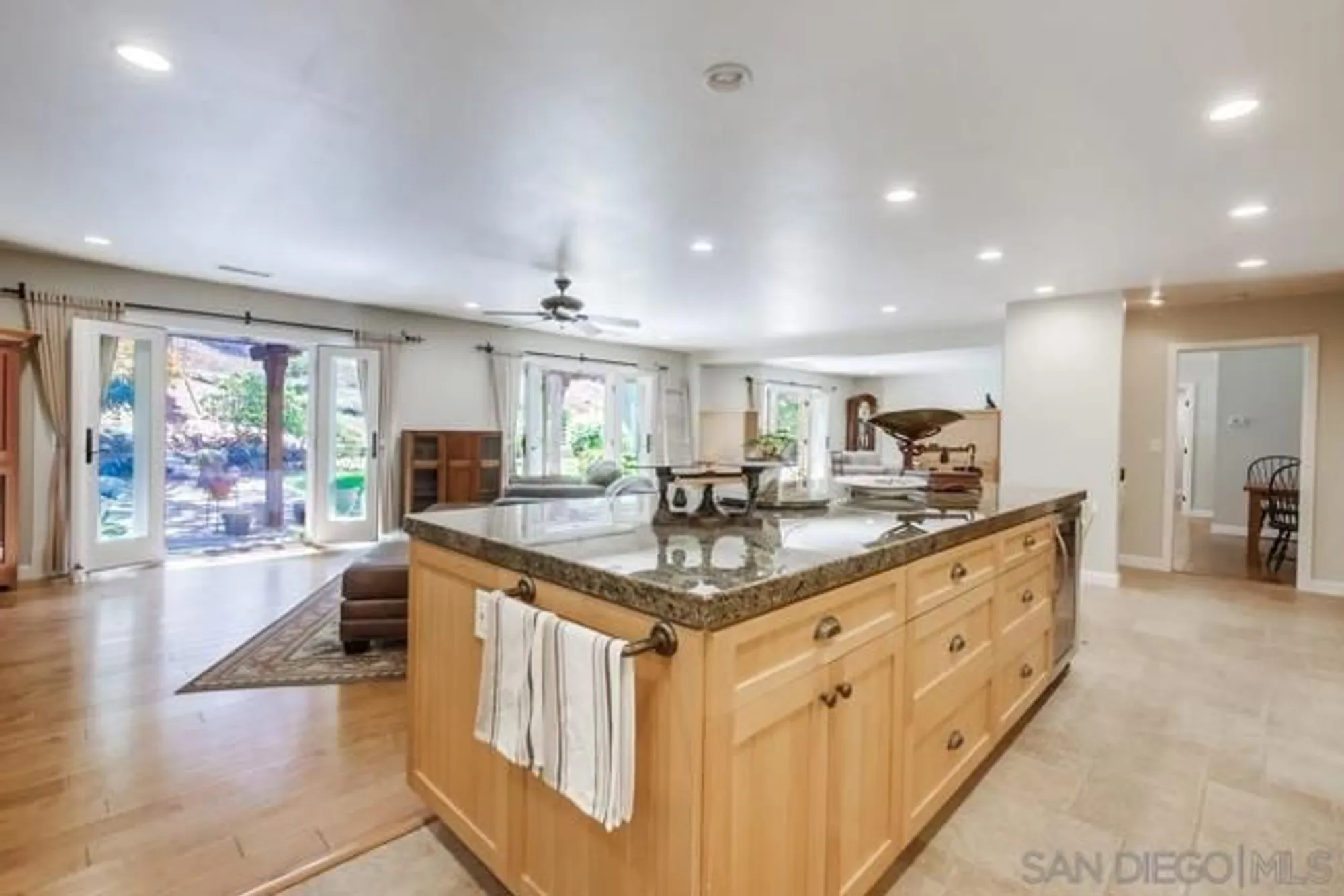 Property Slideshow image 14 of 44 | 1454 la plaza dr, San Marcos, CA, 92078