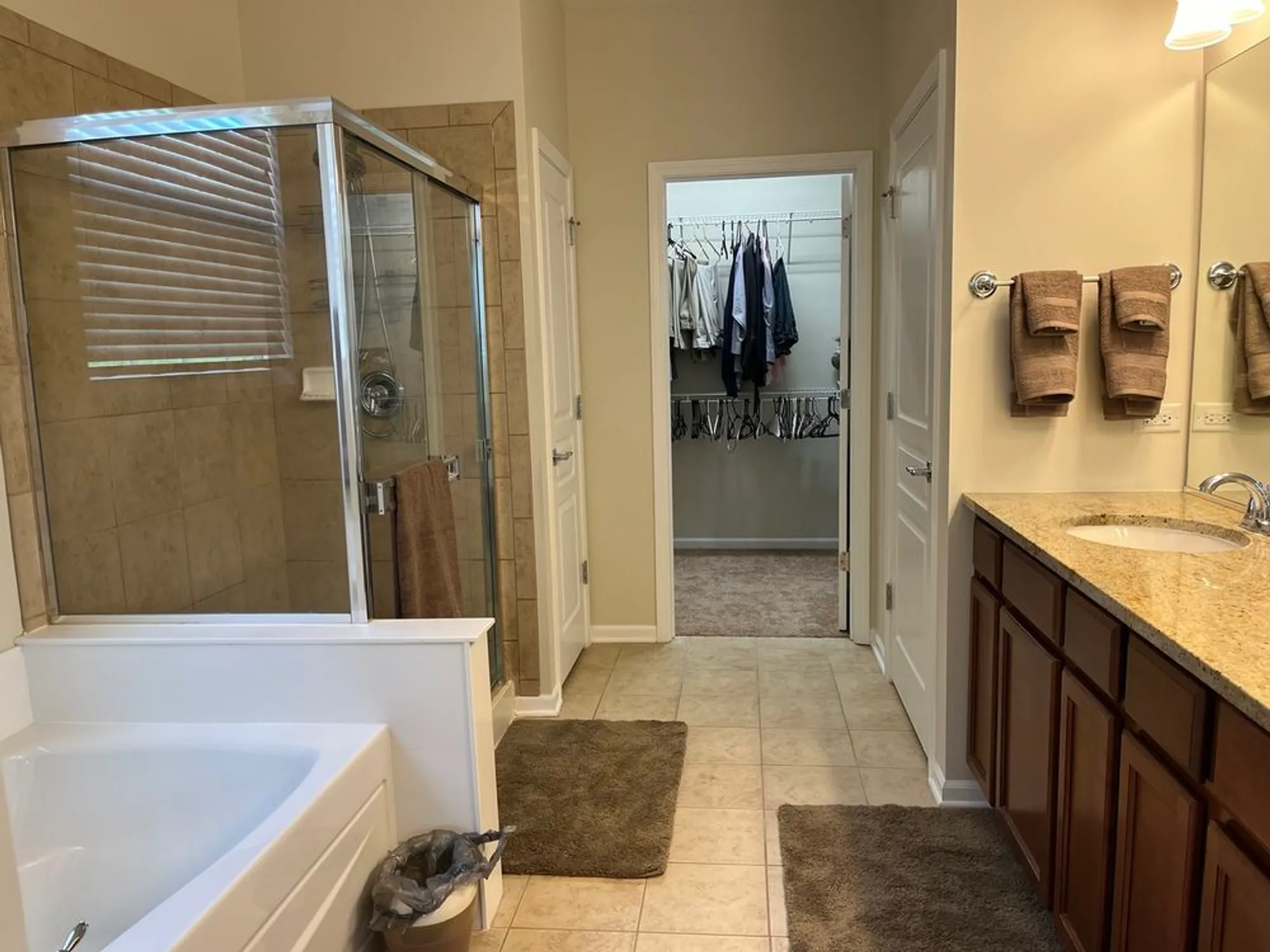 Property Slideshow image 8 of 19 | 2862 stoney creek dr, Elgin, IL, 60124