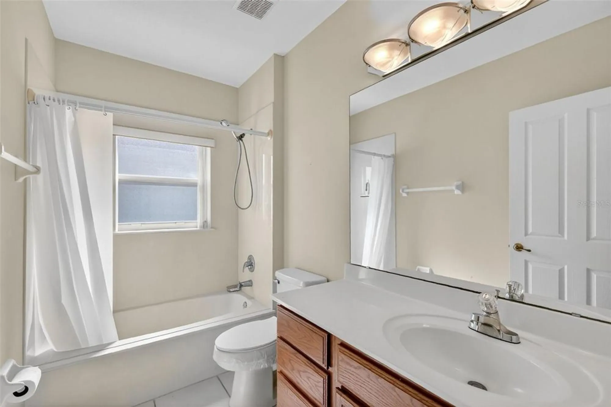 Property Slideshow image 21 of 30 | 5135 aurora dr, Leesburg, FL, 34748