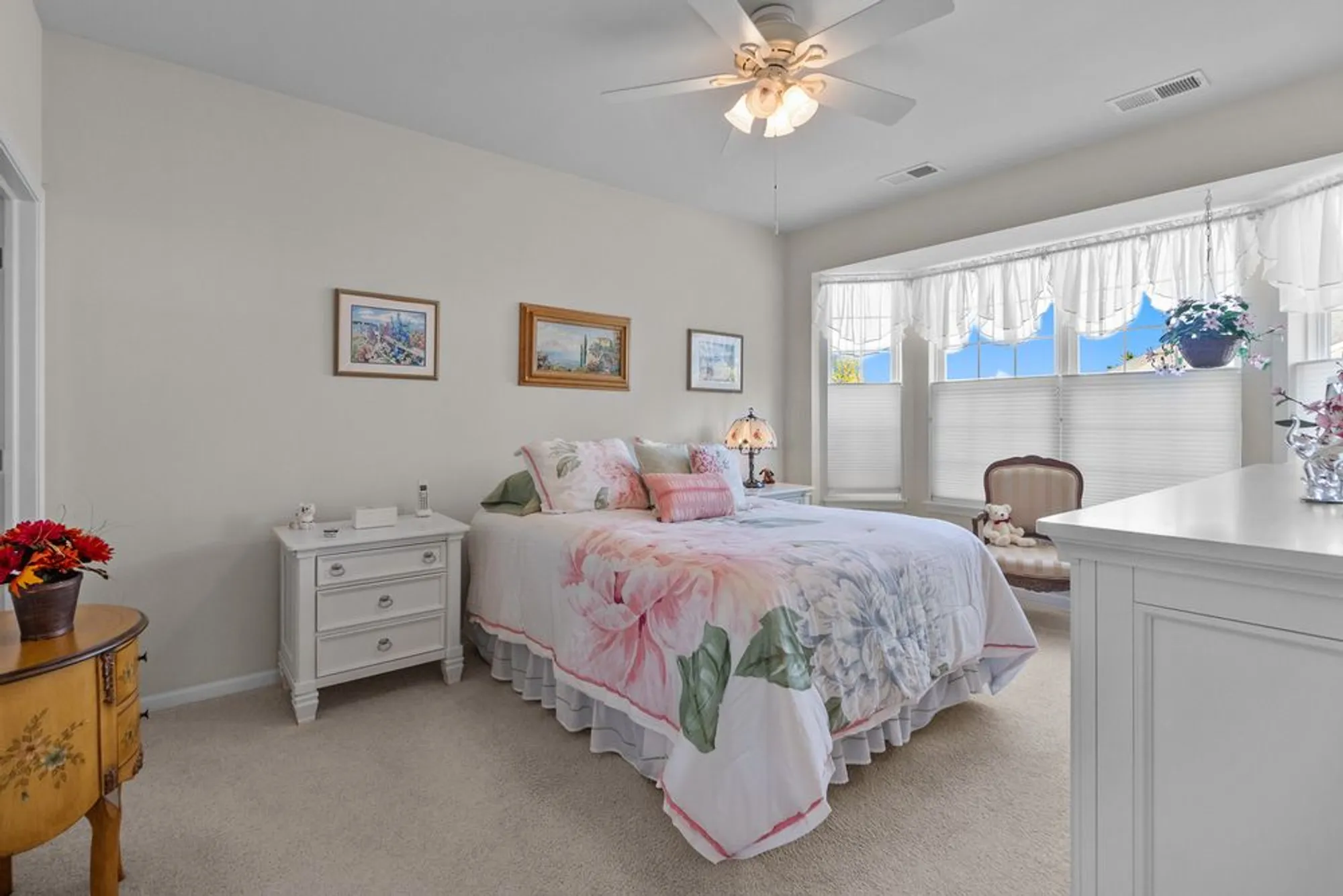 Property Slideshow image 14 of 29 | 12774 holbrook dr, Huntley, IL, 60142