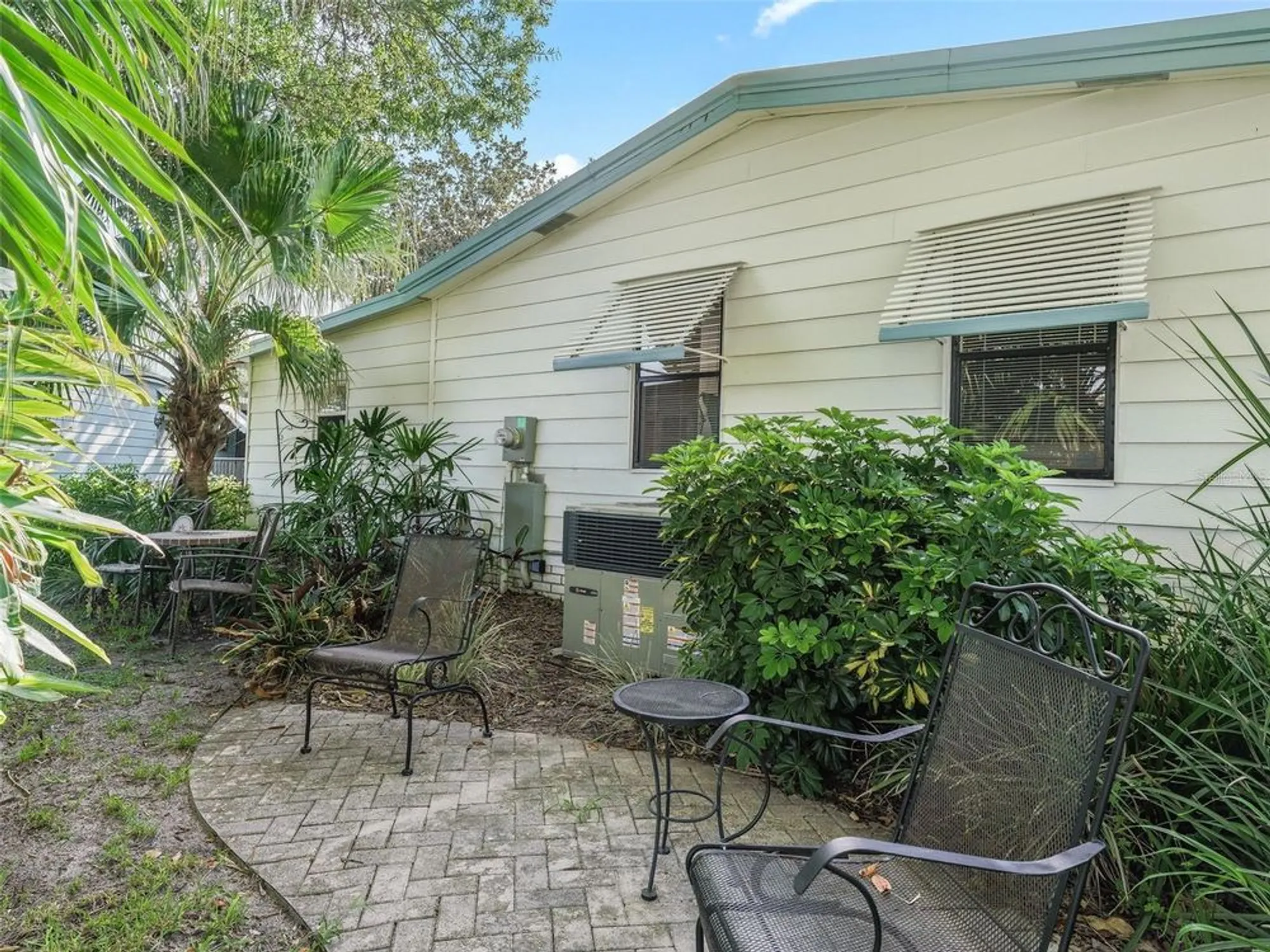 Property Slideshow image 25 of 37 | 1708 lauren ln, Lady Lake, FL, 32159