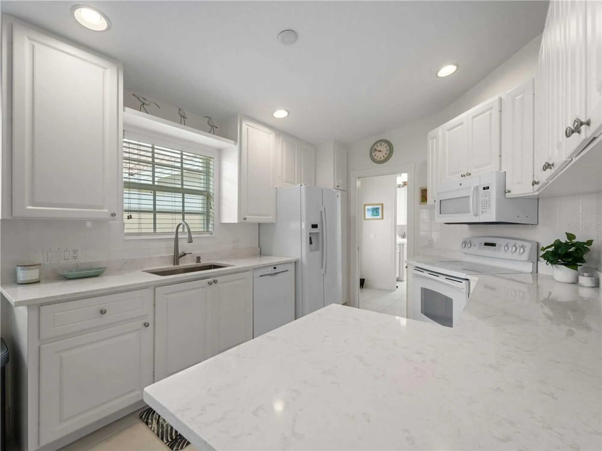 Property Slideshow image 9 of 62 | 7641 quinto dr, Sarasota, FL, 34238