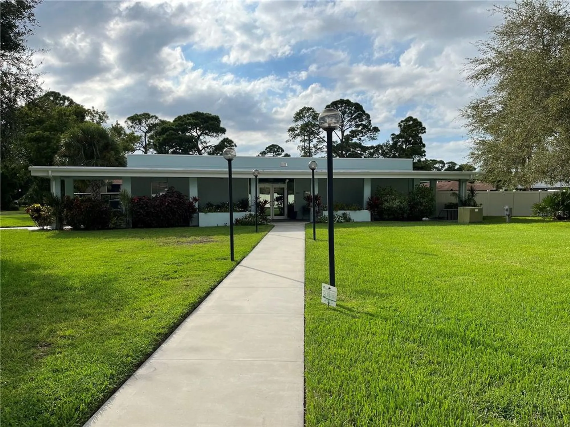 Property Slideshow image 31 of 37 | 6201 green view dr 130, Sarasota, FL, 34231