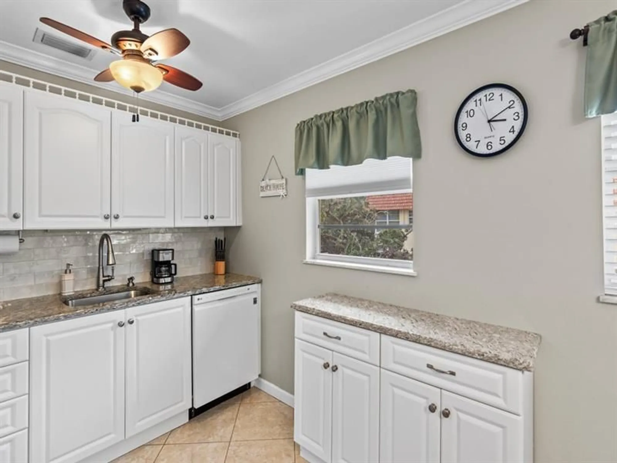 Property Slideshow image 7 of 39 | 5400 highway a1a apt i25, Vero Beach, FL, 32963