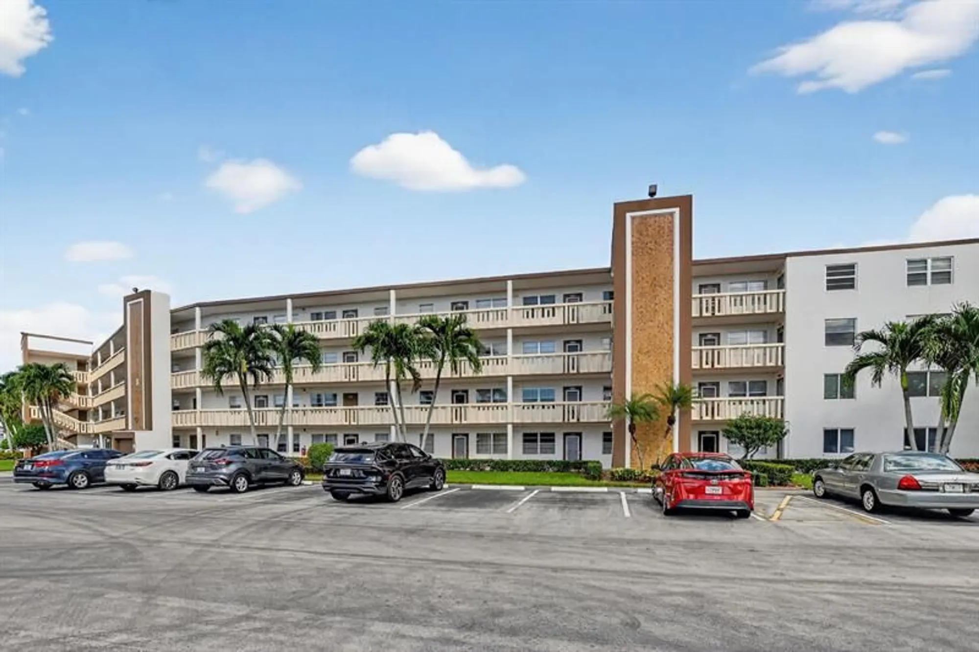 Property Slideshow image 5 of 67 | 3025 guildford b # 3025, Boca Raton, FL, 33434