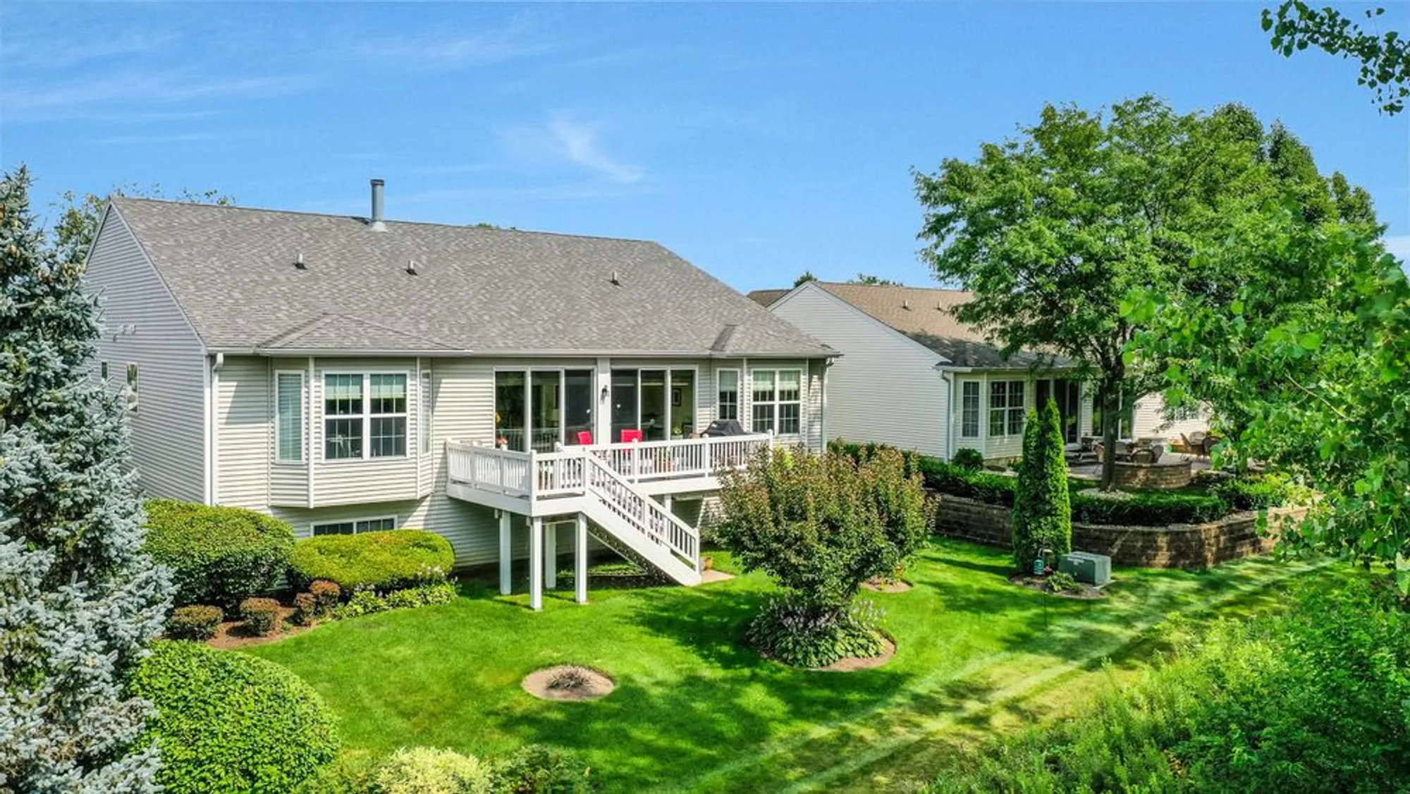 Property Slideshow image 23 of 34 | 12145 daphne dr, Huntley, IL, 60142