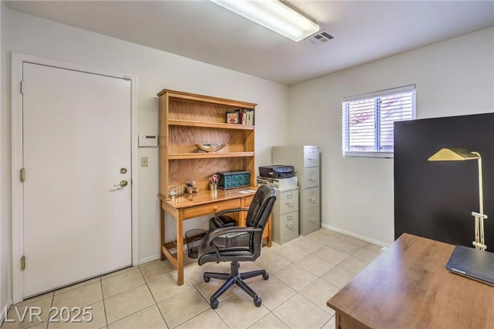 Property Slideshow image 28 of 53 | 3000 linkview dr, Las Vegas, NV, 89134