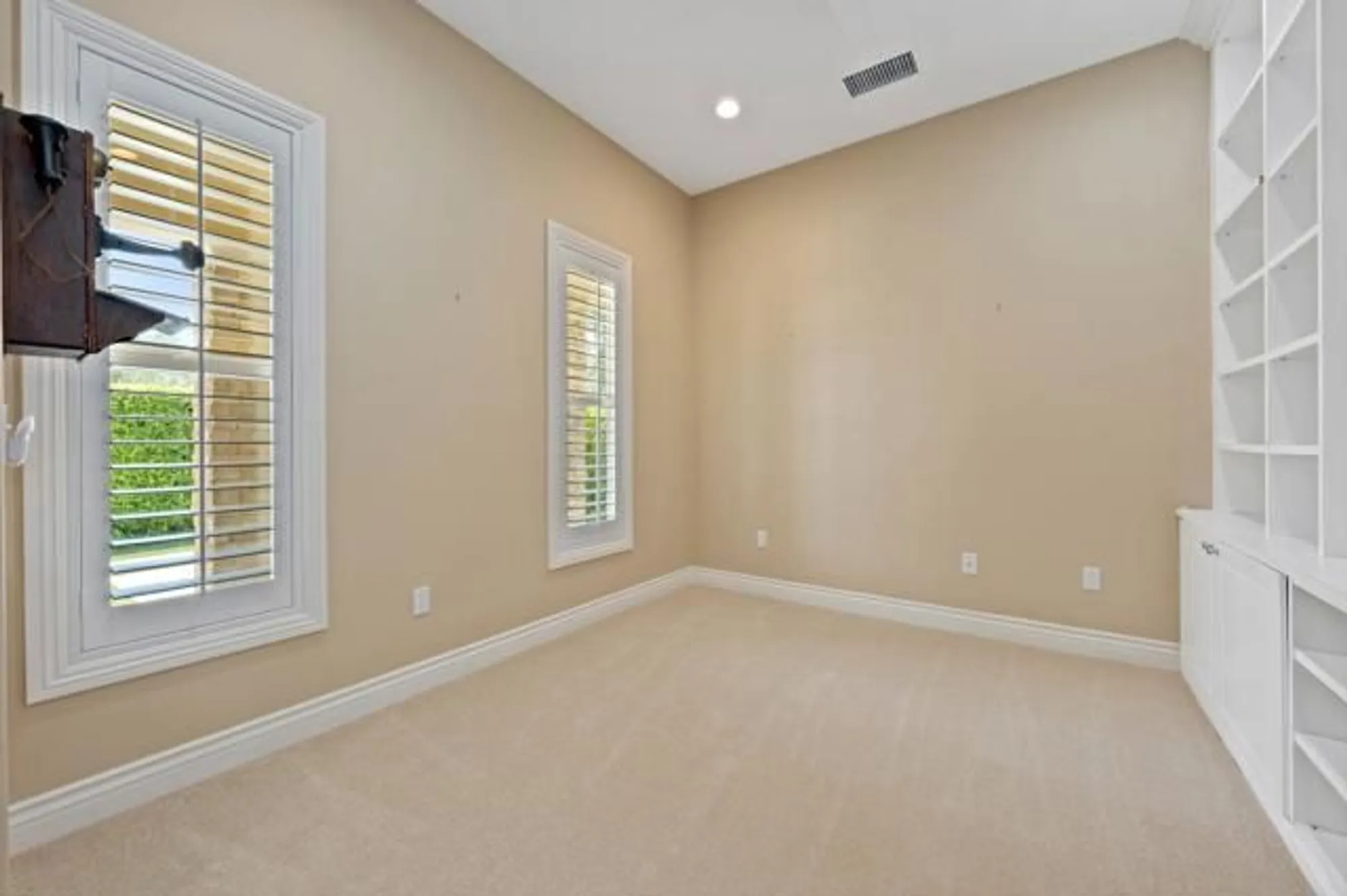 Property Slideshow image 25 of 35 | 82707 woodcreek ct, Indio, CA, 92201