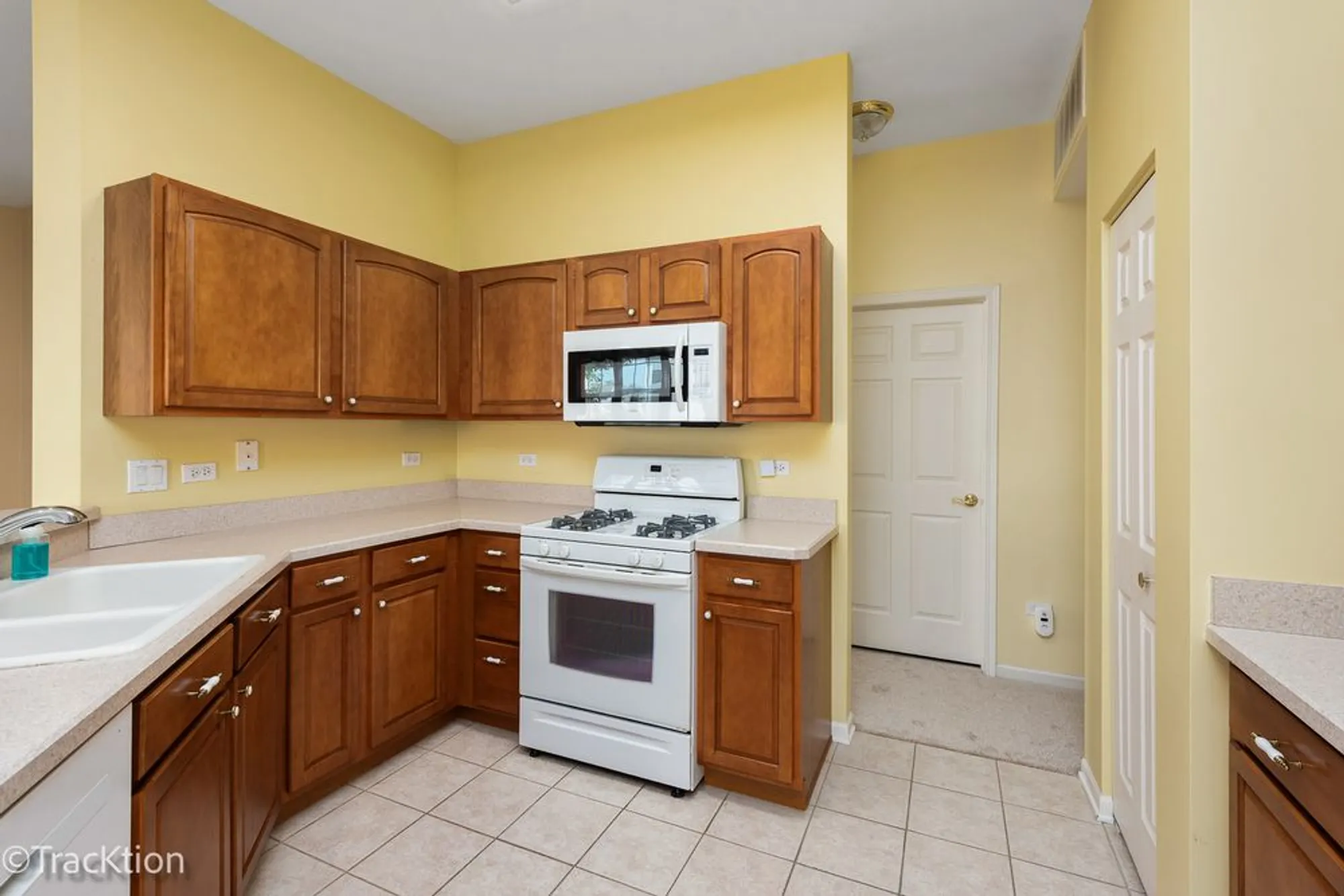 Property Slideshow image 8 of 15 | 16400 crescent lake dr # 16400, Crest Hill, IL, 60403