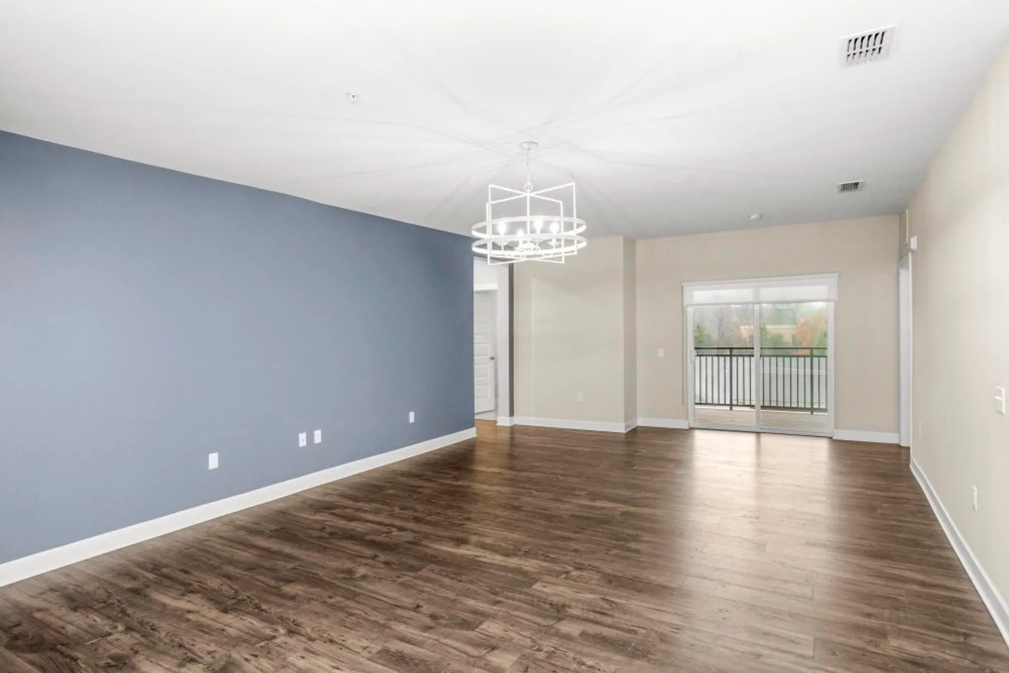 Property Slideshow image 8 of 60 | 141 saundersville rd apt 1402, Hendersonville, TN, 37075