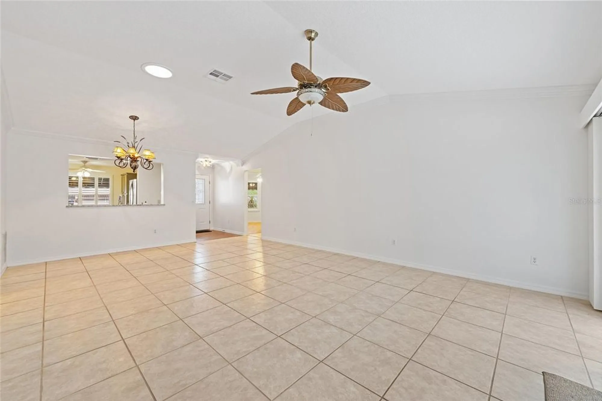 Property Slideshow image 7 of 34 | 1110 salido ave # 20, Lady Lake, FL, 32159