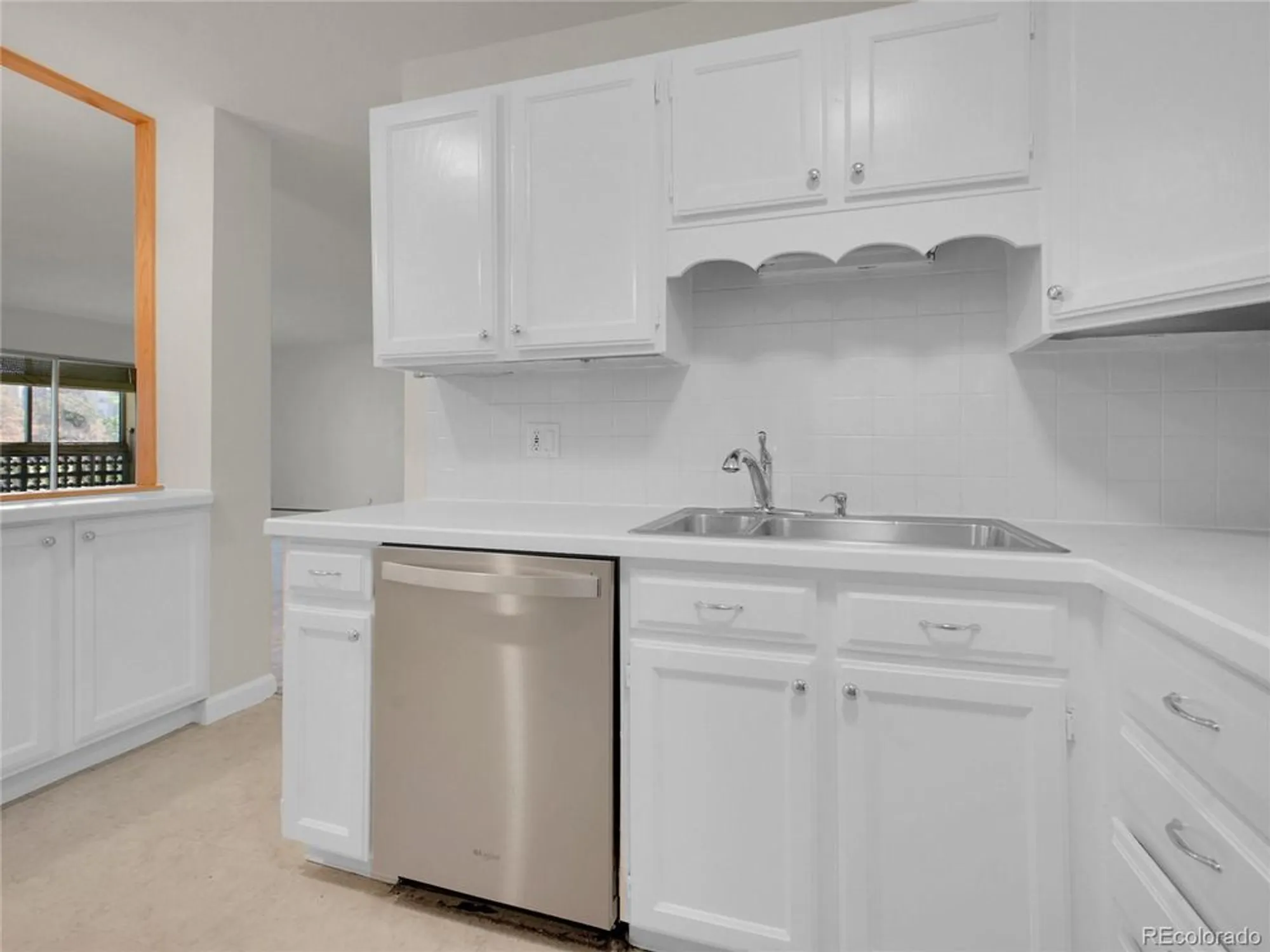 Property Slideshow image 8 of 40 | 3144 s wheeling way apt 206, Aurora, CO, 80014