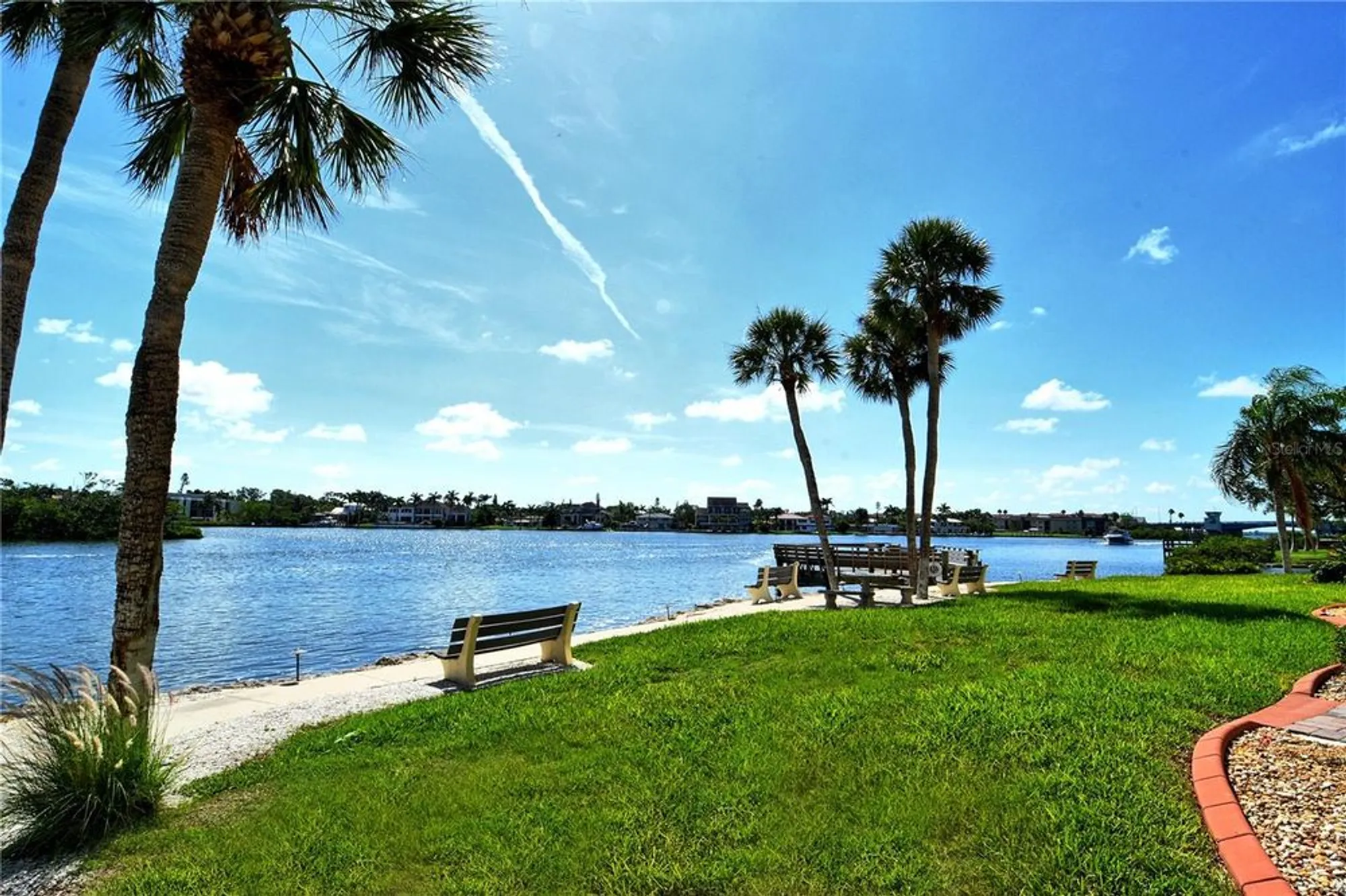 Property Slideshow image 35 of 62 | 1250 n portofino dr apt 208, Sarasota, FL, 34242