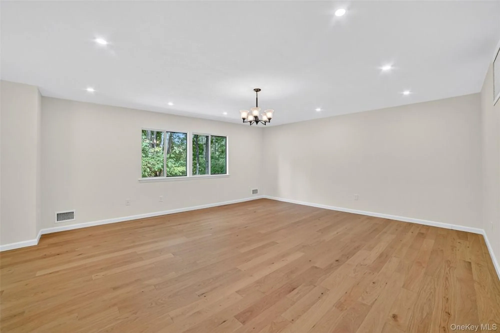 Property Slideshow image 7 of 40 | 159 carriage ct c, Yorktown Heights, NY, 10598